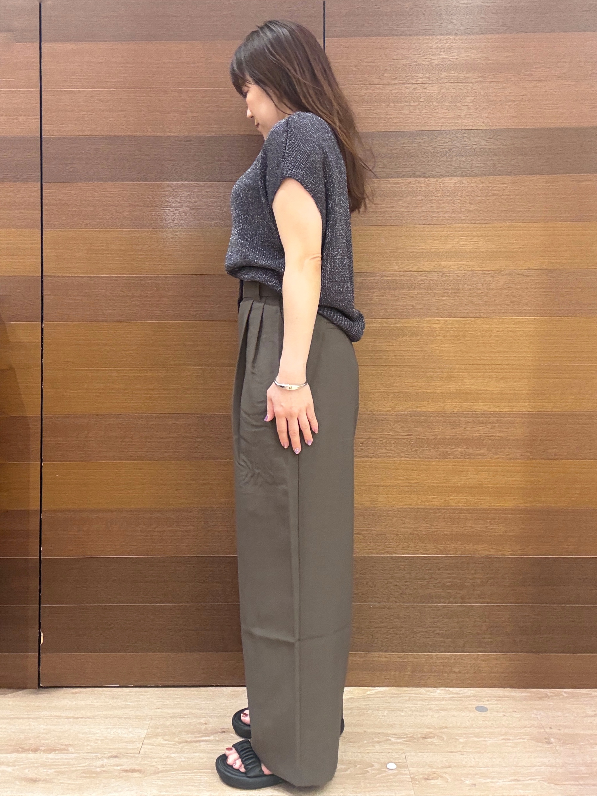 maichiさんの「OPAQUE.CLIP｜ラメメッシュ フレンチスリーブニット【洗濯機OK】」を使ったコーディネート