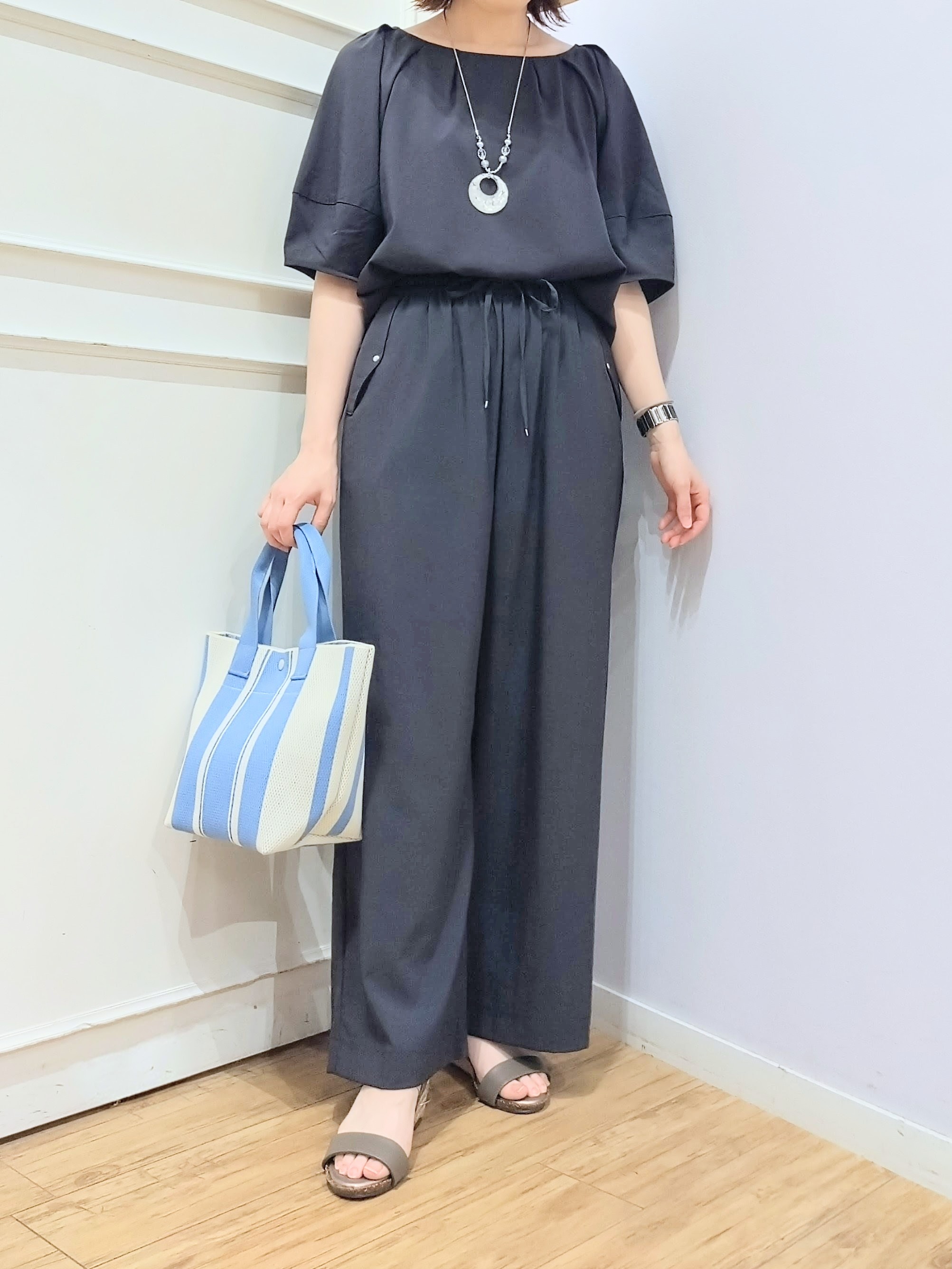miomioさんの「SHOO･LA･RUE｜【S-LL/洗濯機可/セットアップ可】軽凛(かろりん) タックブラウス」を使ったコーディネート