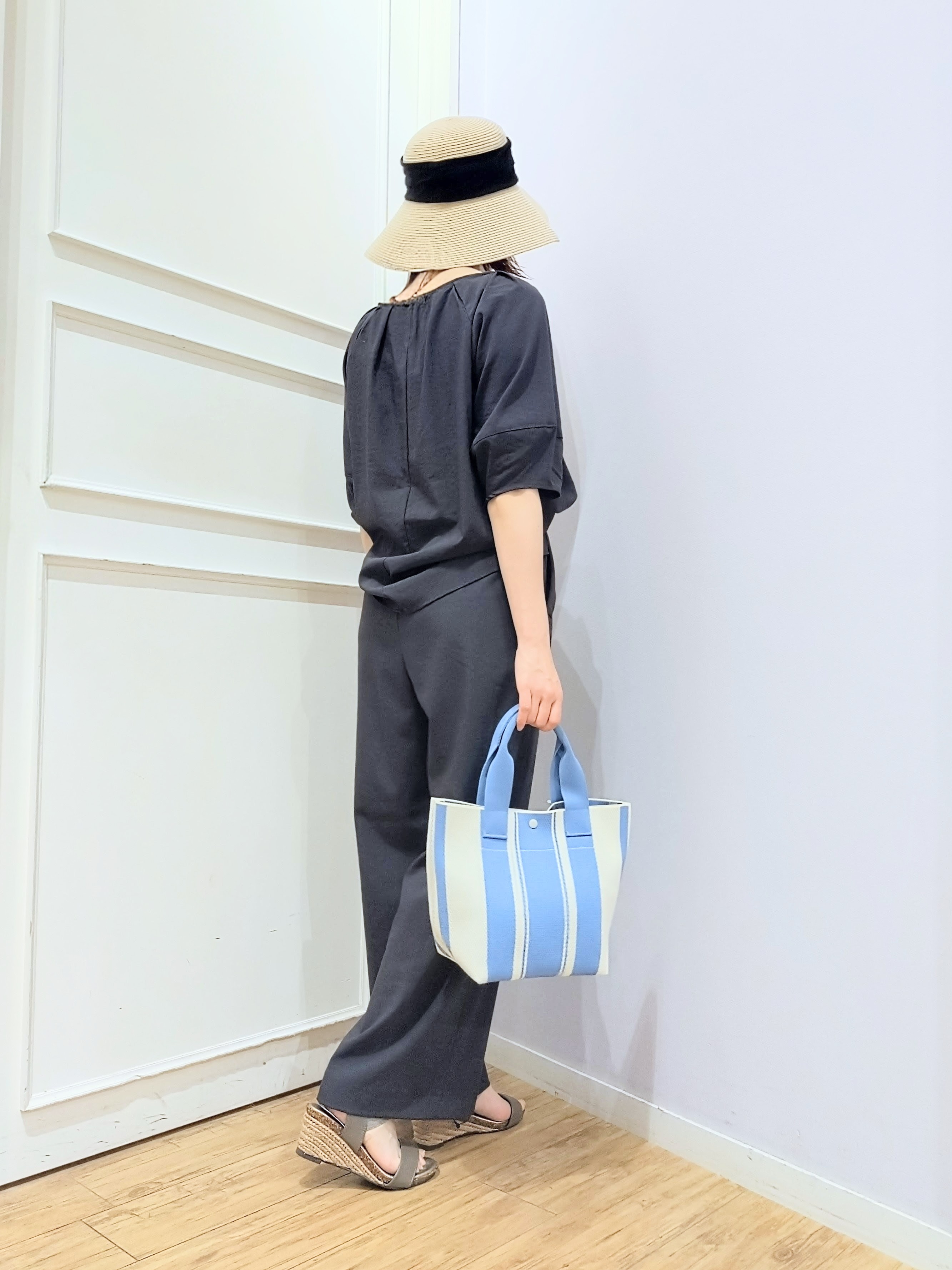 miomioさんの「SHOO･LA･RUE｜【S-LL/洗濯機可/セットアップ可】軽凛(かろりん) タックブラウス」を使ったコーディネート