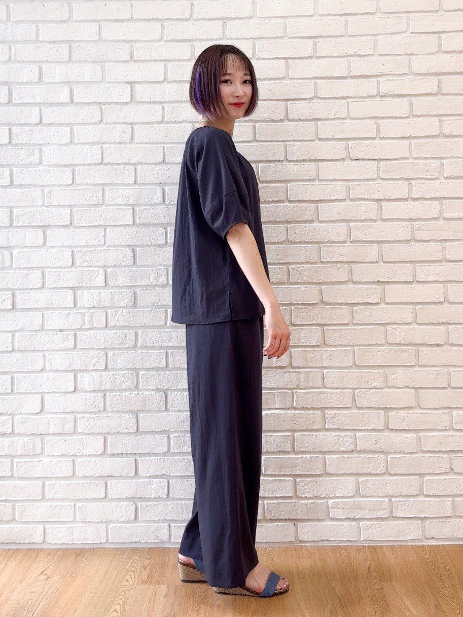 𝐜𝐡𝐢𝐤𝐚さんの「SHOO･LA･RUE｜【S-LL/洗濯機可/セットアップ可】軽凛(かろりん) タックブラウス」を使ったコーディネート