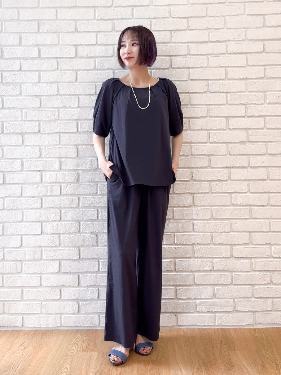 𝐜𝐡𝐢𝐤𝐚さんの「SHOO･LA･RUE｜【S-LL/洗濯機可/セットアップ可】軽凛(かろりん) タックブラウス」を使ったコーディネート