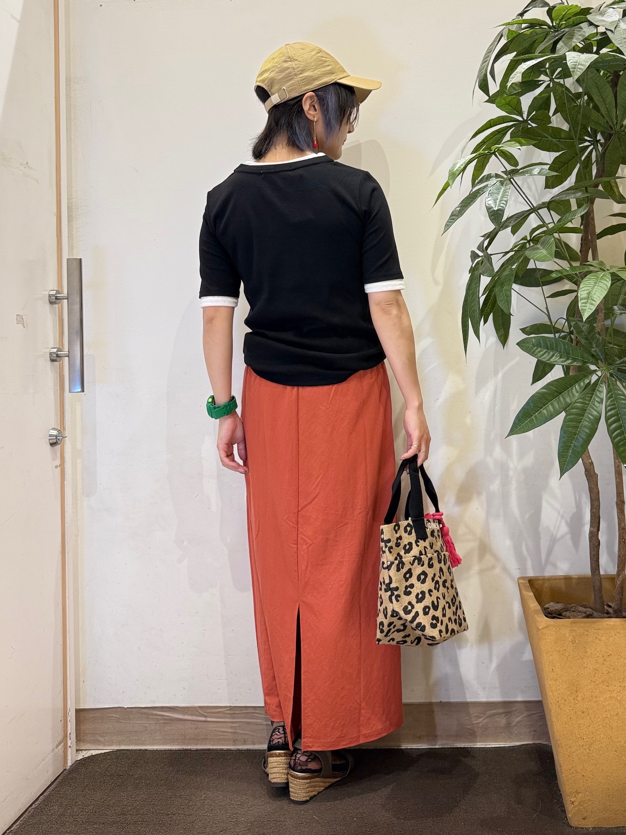 misakiさんの「SHOO･LA･RUE｜【S-LL/洗濯機可】二の腕隠れる 配色レイヤード風 ヘンリーネック5分袖Tシャツ」を使ったコーディネート
