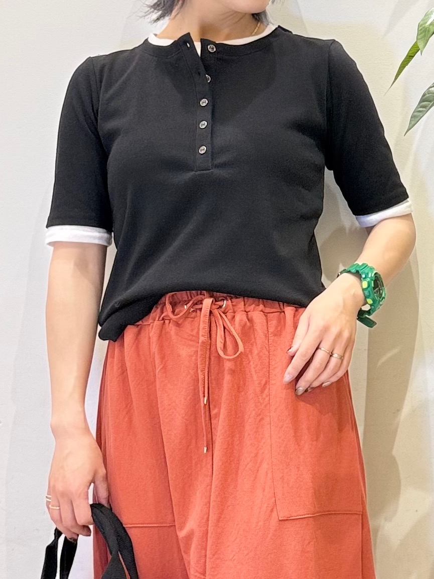 misakiさんの「SHOO･LA･RUE｜【S-LL/洗濯機可】二の腕隠れる 配色レイヤード風 ヘンリーネック5分袖Tシャツ」を使ったコーディネート