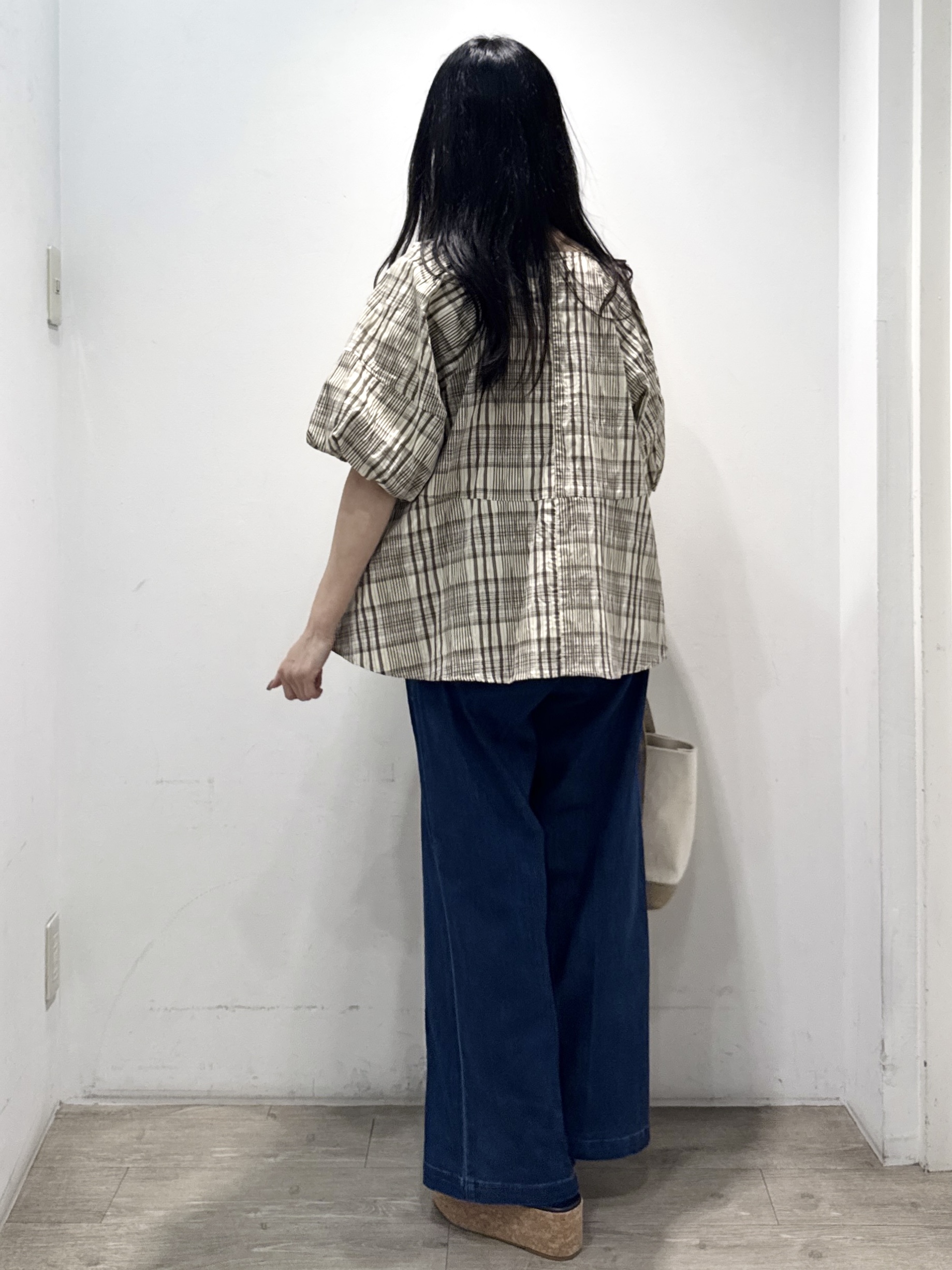 yuicciさんの「OPAQUE.CLIP｜チェック柄ペプラムブラウス【洗濯機OK】」を使ったコーディネート