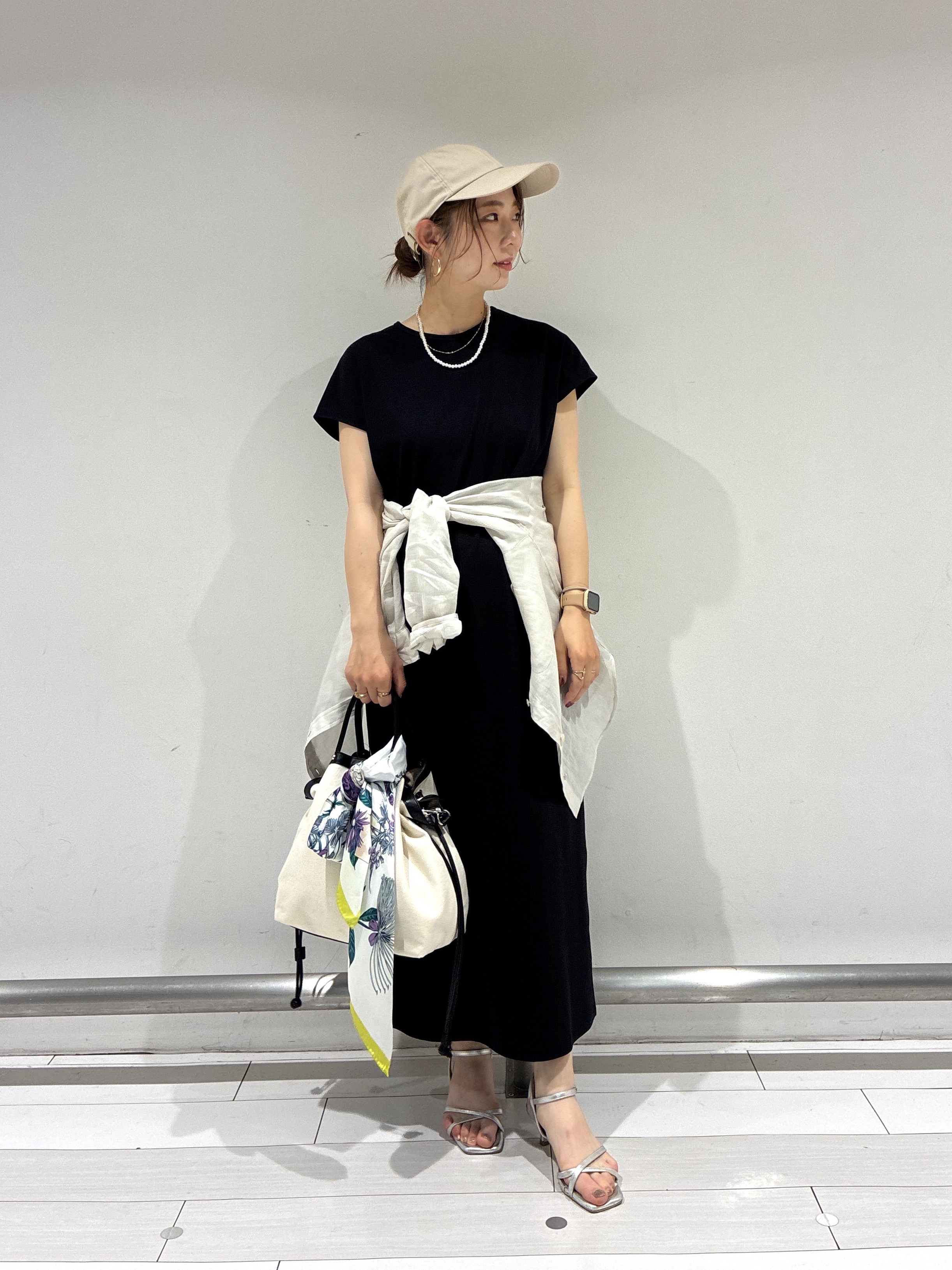 Rinさんの「UNTITLED｜【接触冷感/UVカット/遮熱/抗菌防臭】ライトプレーティングワンピース」を使ったコーディネート