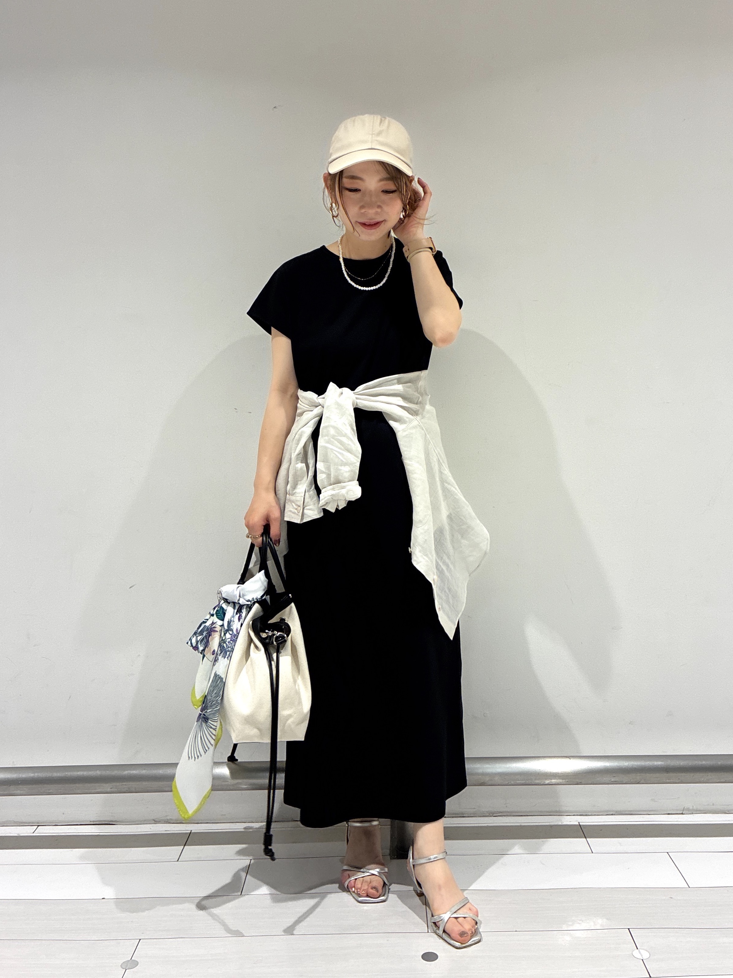 Rinさんの「UNTITLED｜【接触冷感/UVカット/遮熱/抗菌防臭】ライトプレーティングワンピース」を使ったコーディネート