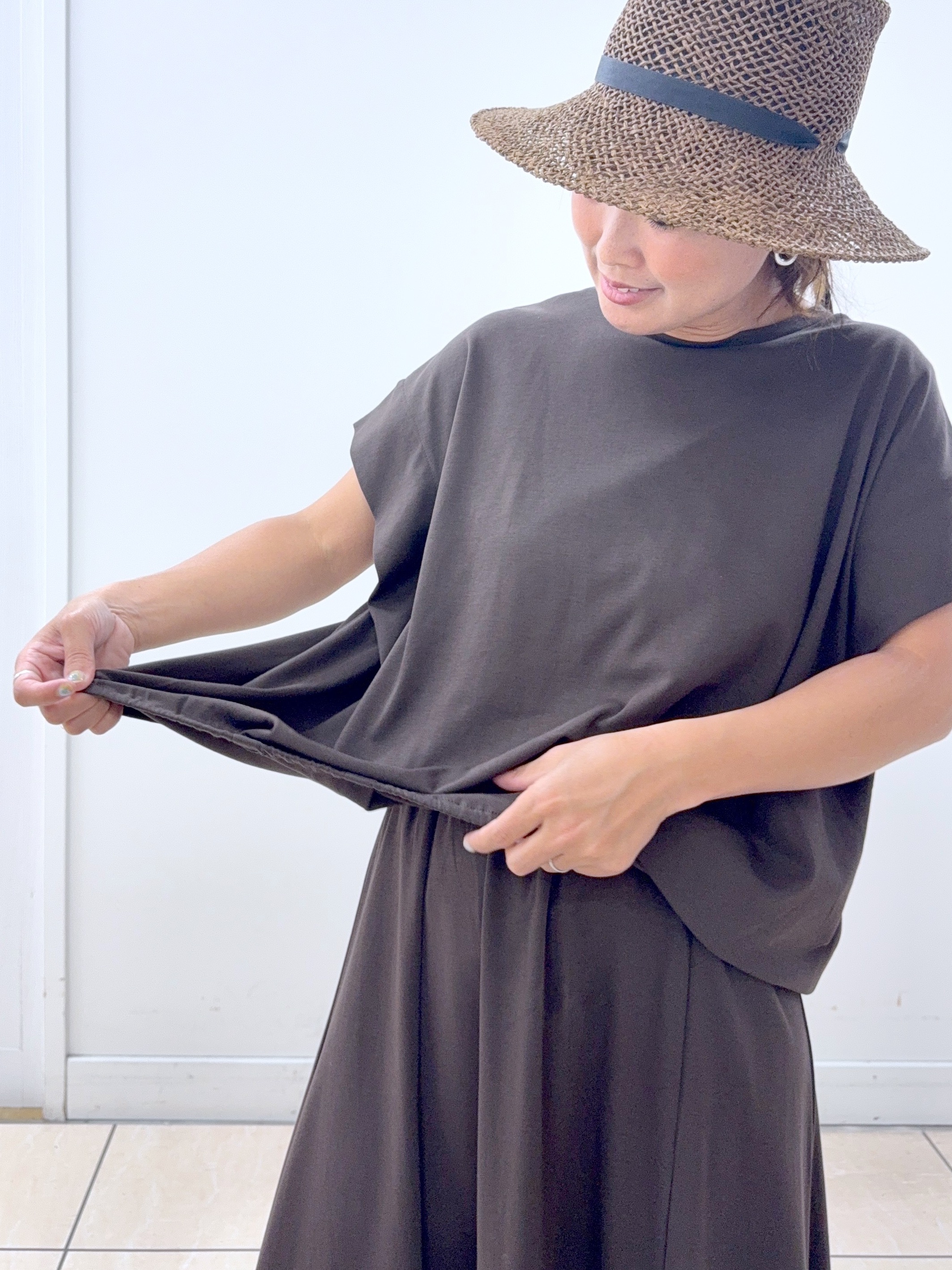Osawaさんの「Dessin｜透かし編み ペーパーハット」を使ったコーディネート
