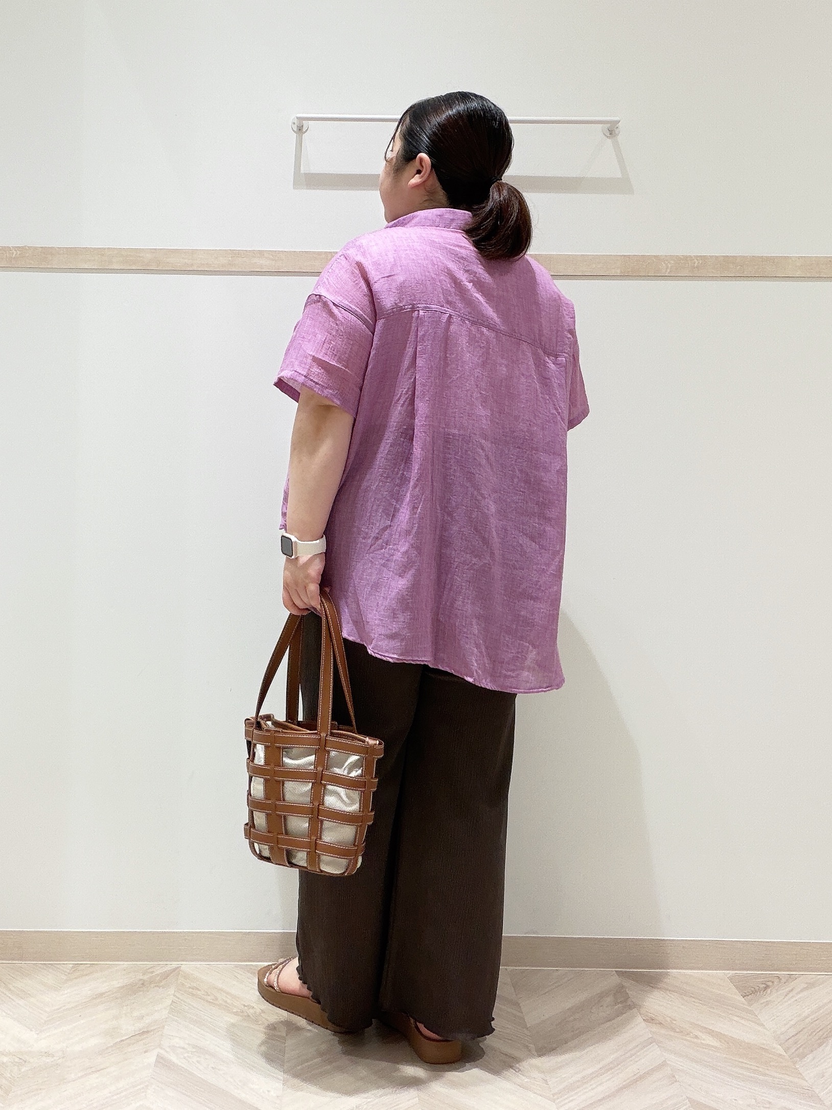 ゆめかさんの「SHOO･LA･RUE｜ヒップがすっぽり隠れる やわらか5分袖シアーシャツ」を使ったコーディネート