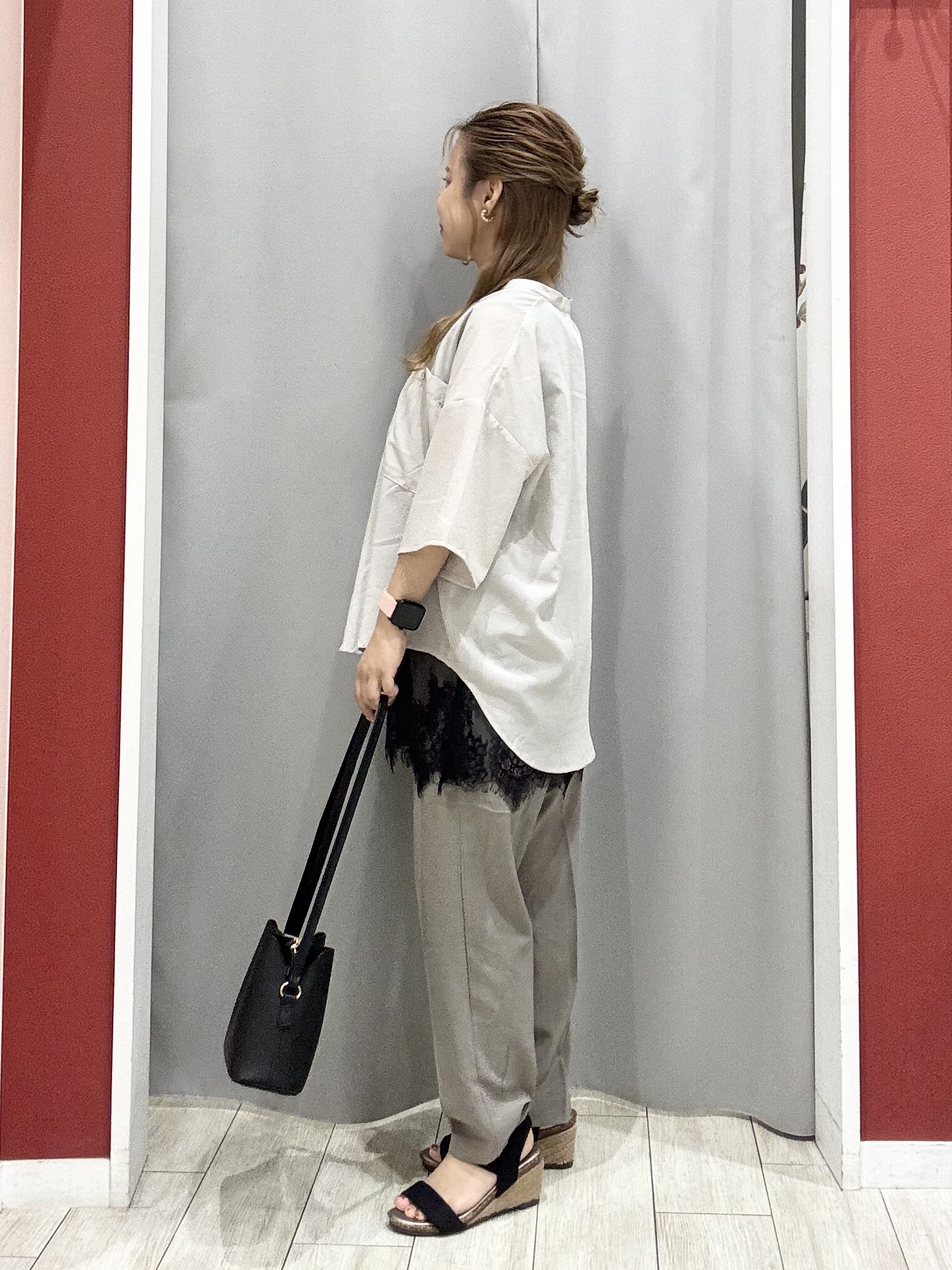 shioさんの「SHOO･LA･RUE｜【洗濯機可/S-LL】大人の抜け感 ゆるっと5分袖シャツ」を使ったコーディネート