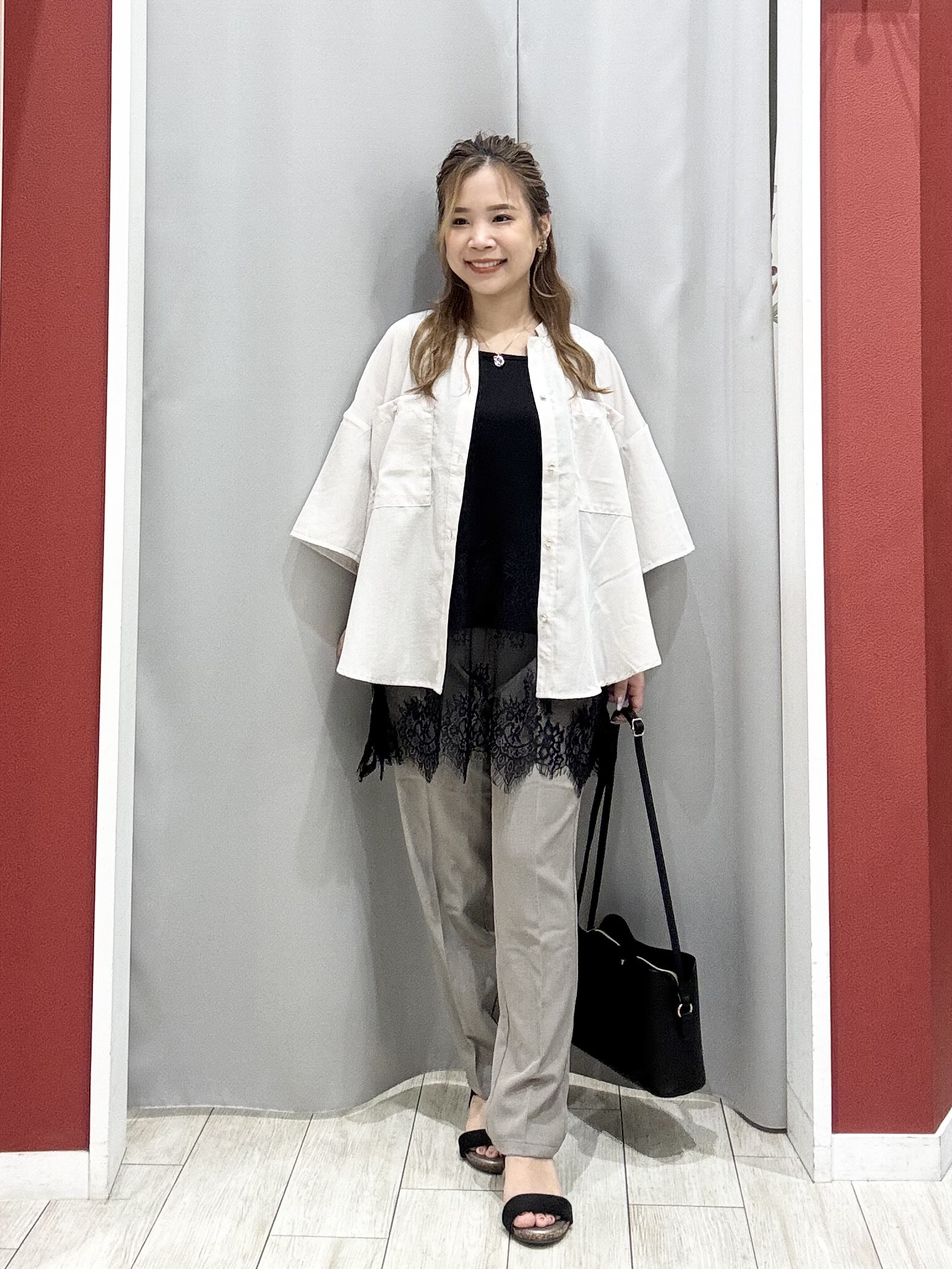 shioさんの「SHOO･LA･RUE｜【洗濯機可/S-LL】大人の抜け感 ゆるっと5分袖シャツ」を使ったコーディネート