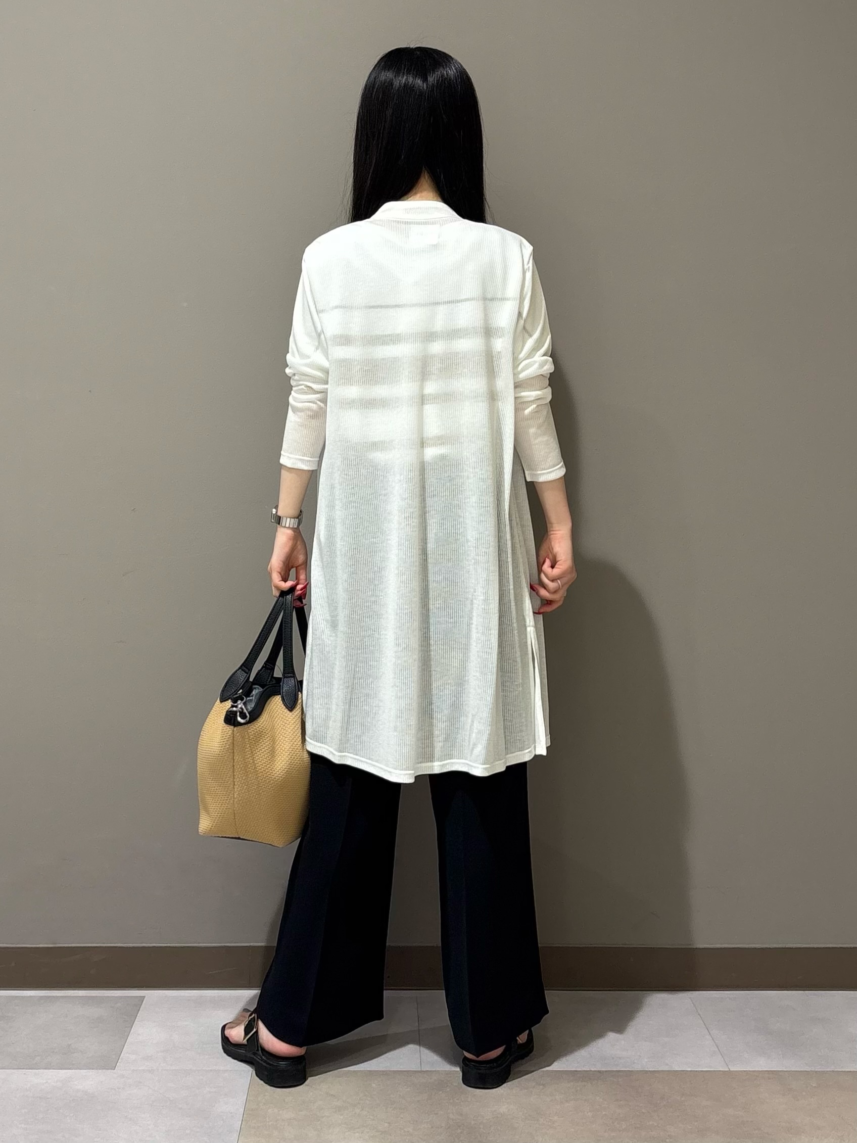 KEIKOさんの「INDIVI｜【洗える／アンサンブル可能】シアーストライプカーディガン」を使ったコーディネート