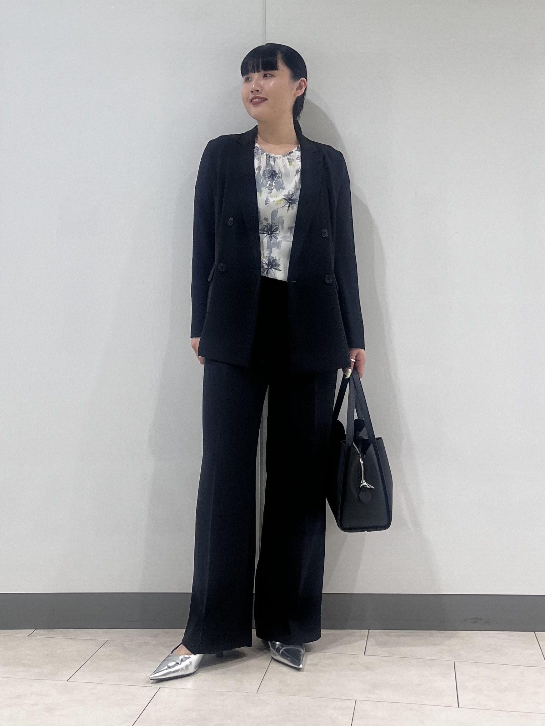 hasuさんの「INDIVI｜【洗える／多機能／SETUP可】着る日傘ダブルジャケット」を使ったコーディネート