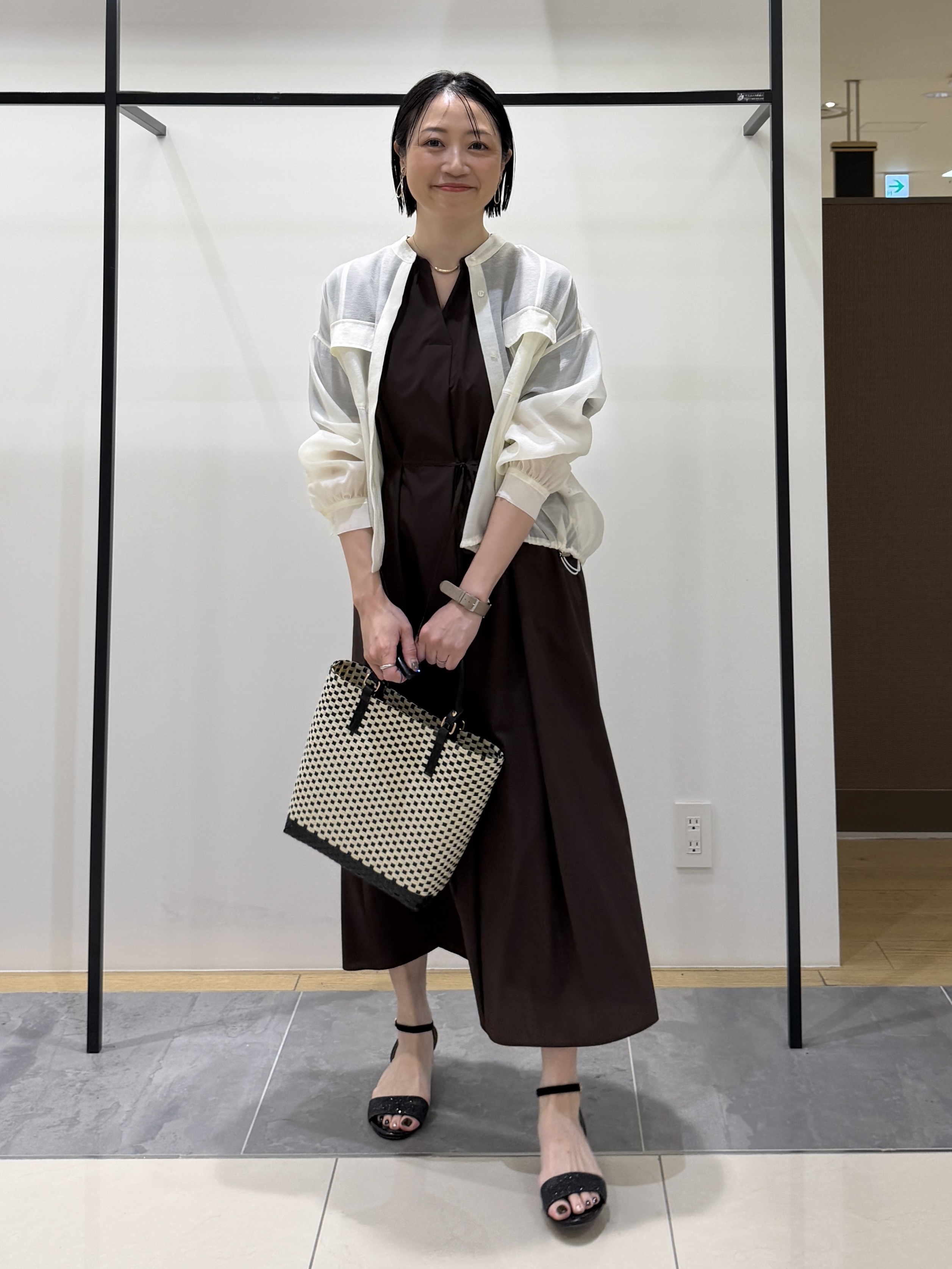 shihoさんの「INDIVI｜【撥水／UVカット】ベルト付きワンピース」を使ったコーディネート