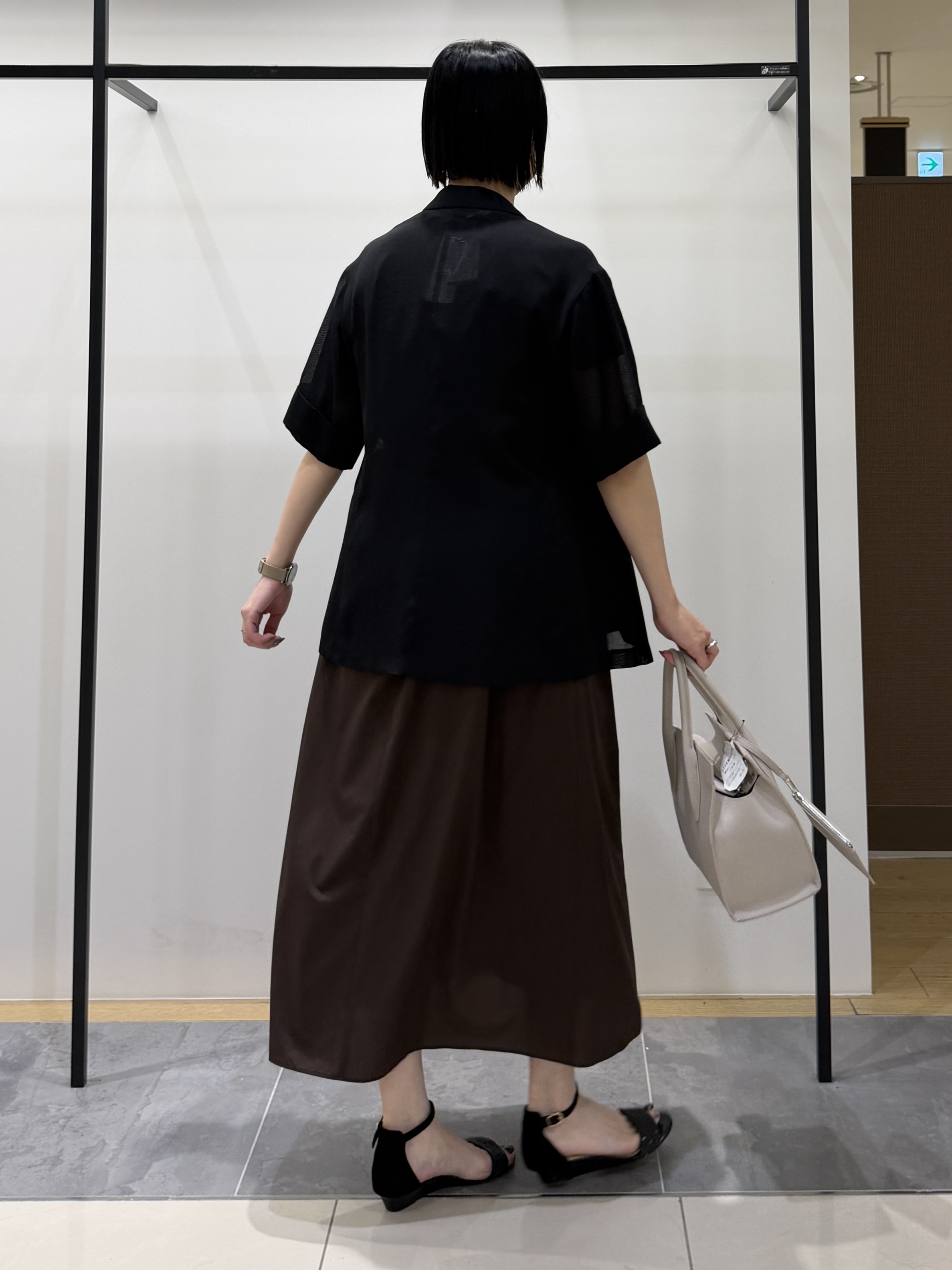 shihoさんの「INDIVI｜【洗える／メッシュ素材／SETUP可能】半袖シアージャケット」を使ったコーディネート