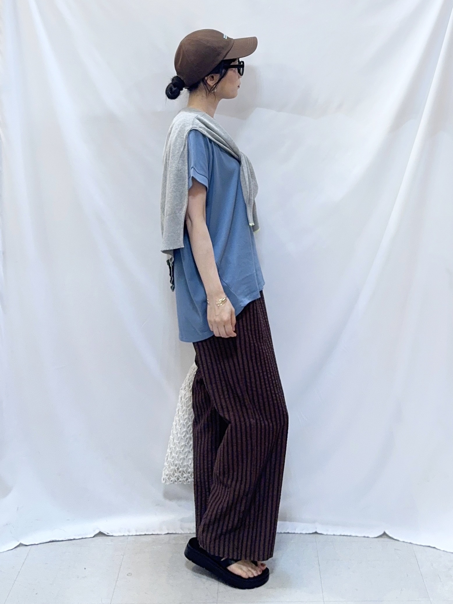 𝐇𝐢𝐫𝐨𝐦𝐢さんの「SHOO･LA･RUE｜【S-LL/洗濯機可】冷房、日焼け対策に 配色シアーカーディガン」を使ったコーディネート