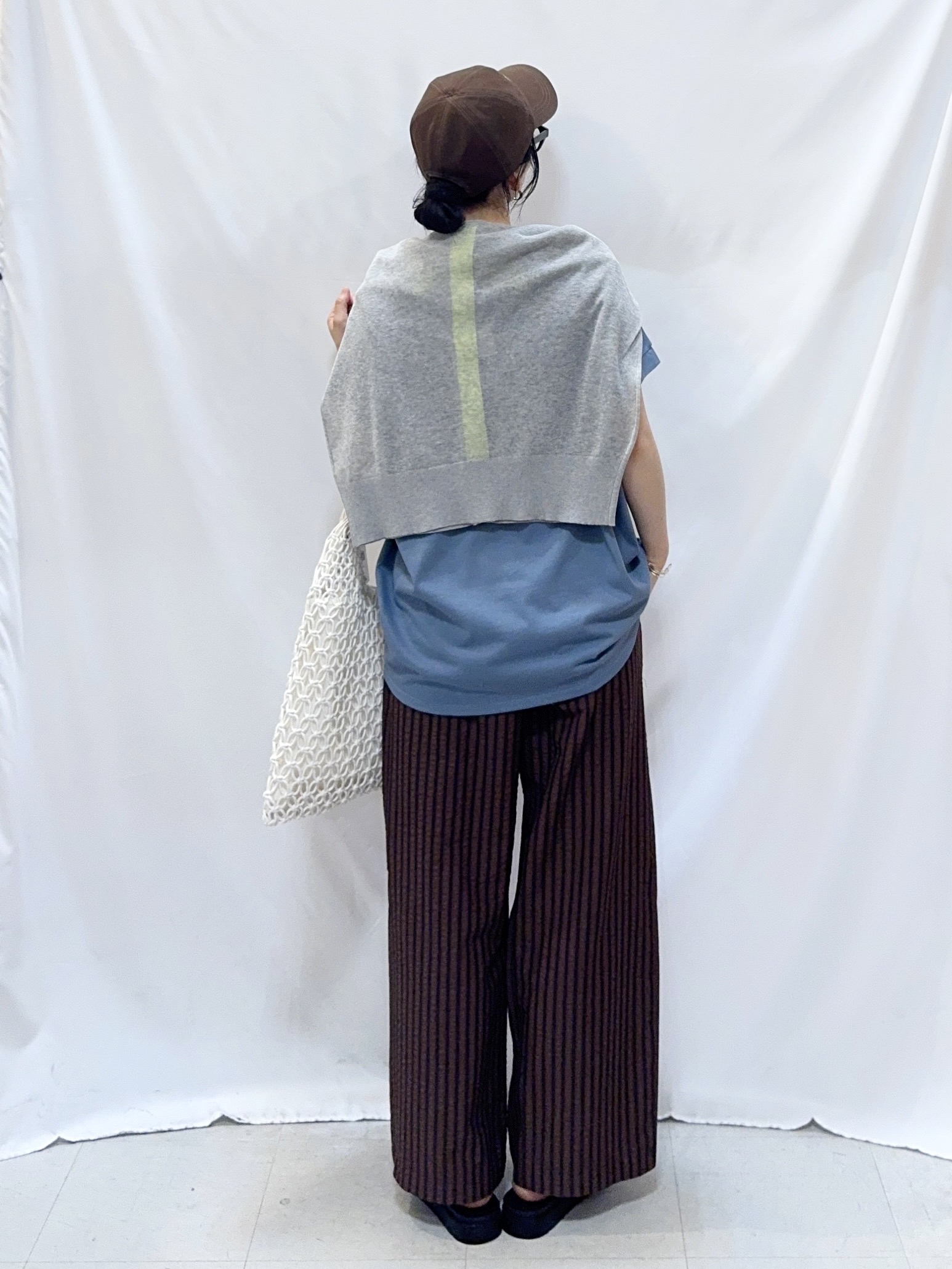 𝐇𝐢𝐫𝐨𝐦𝐢さんの「SHOO･LA･RUE｜【S-LL/洗濯機可】冷房、日焼け対策に 配色シアーカーディガン」を使ったコーディネート