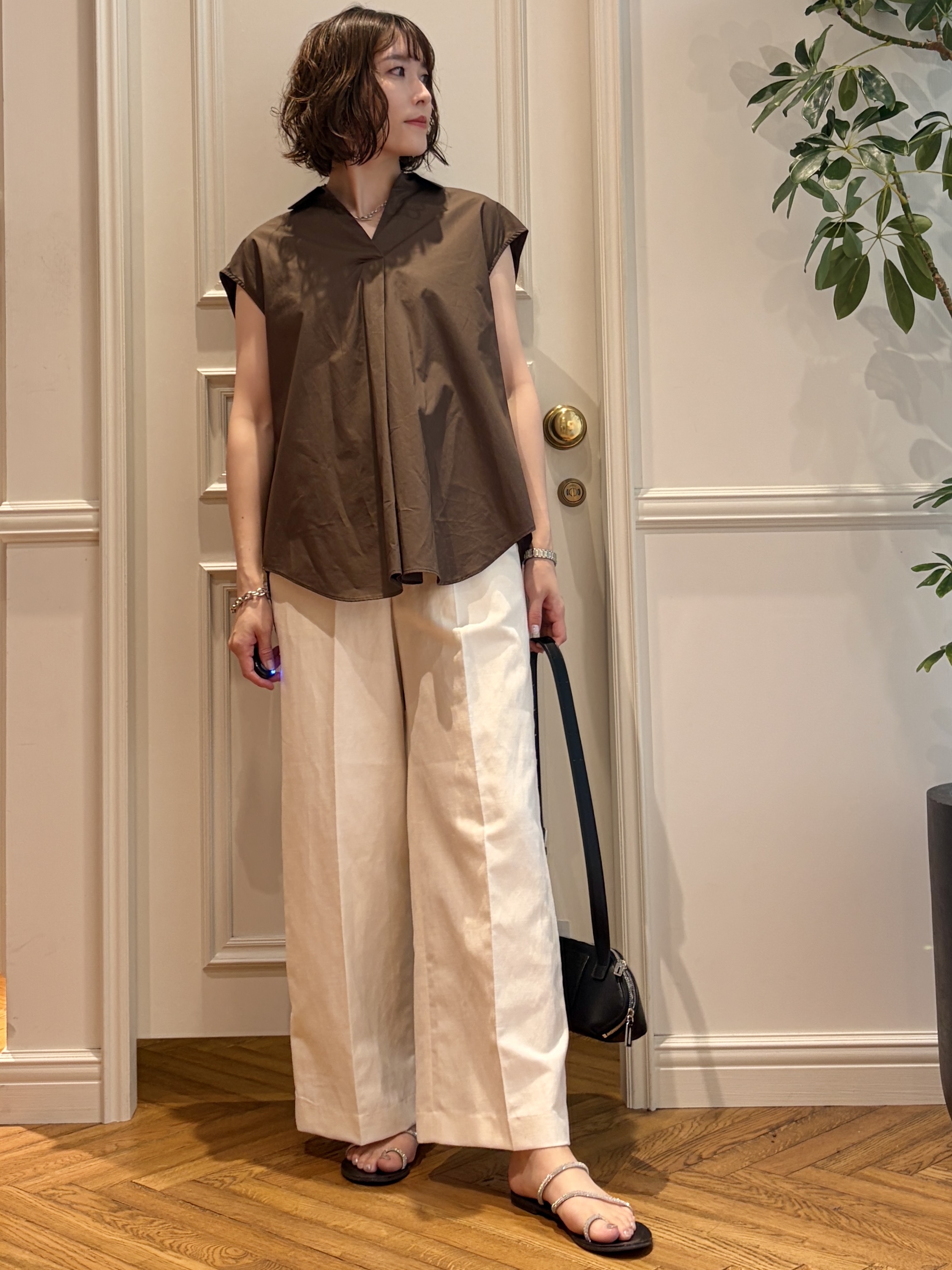 nakaoさんの「DRESSTERIOR｜◆【セットアップ可/ウォッシャブル】リネンブレンドワイドパンツ」を使ったコーディネート