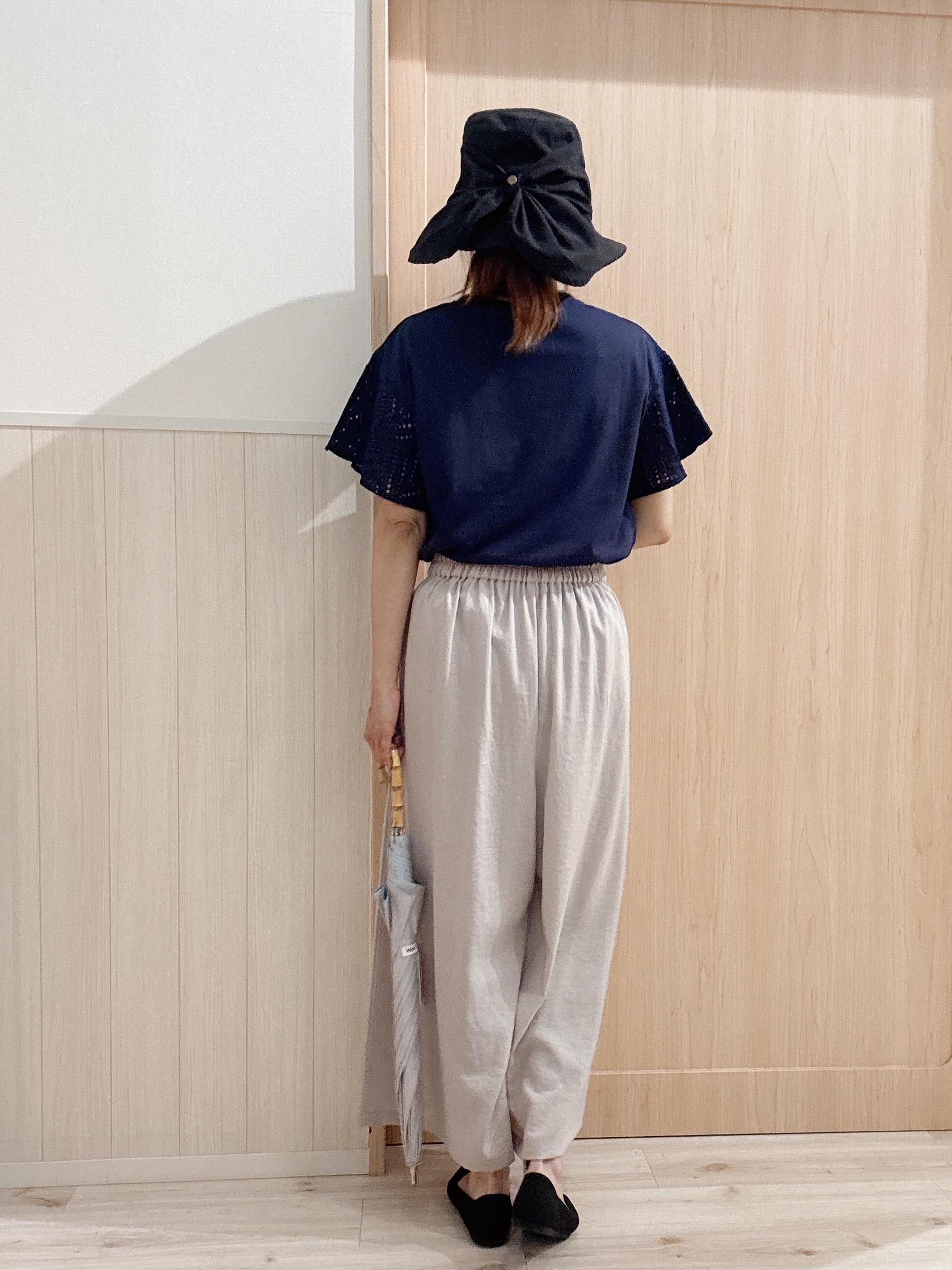 モカさんの「SHOO･LA･RUE｜【S-LL/洗濯機可/体型カバー】汗じみが気になりにくい お袖レースフレアTシャツ」を使ったコーディネート