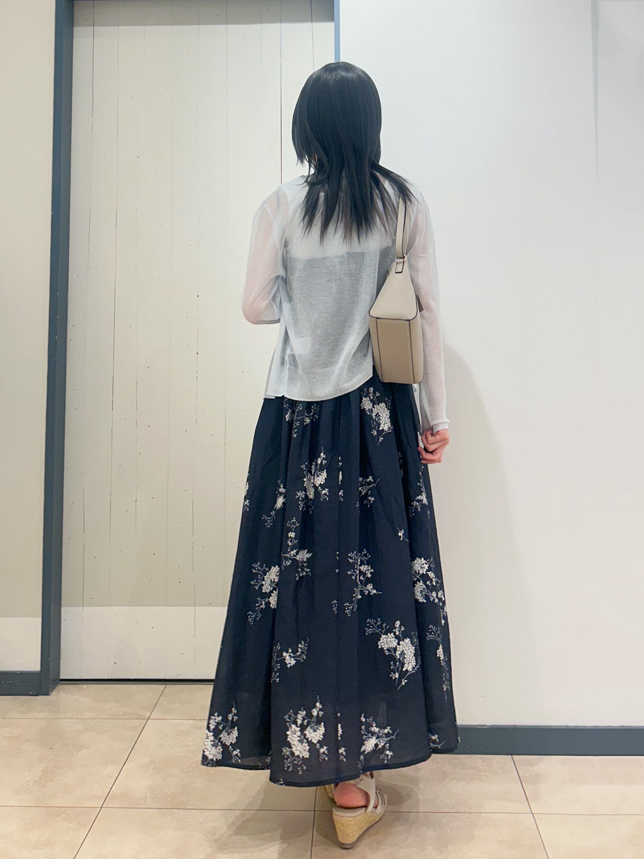 yukinoさんの「grove｜高評価！【洗える/名品】大人の透け感、シアーカーディガン」を使ったコーディネート