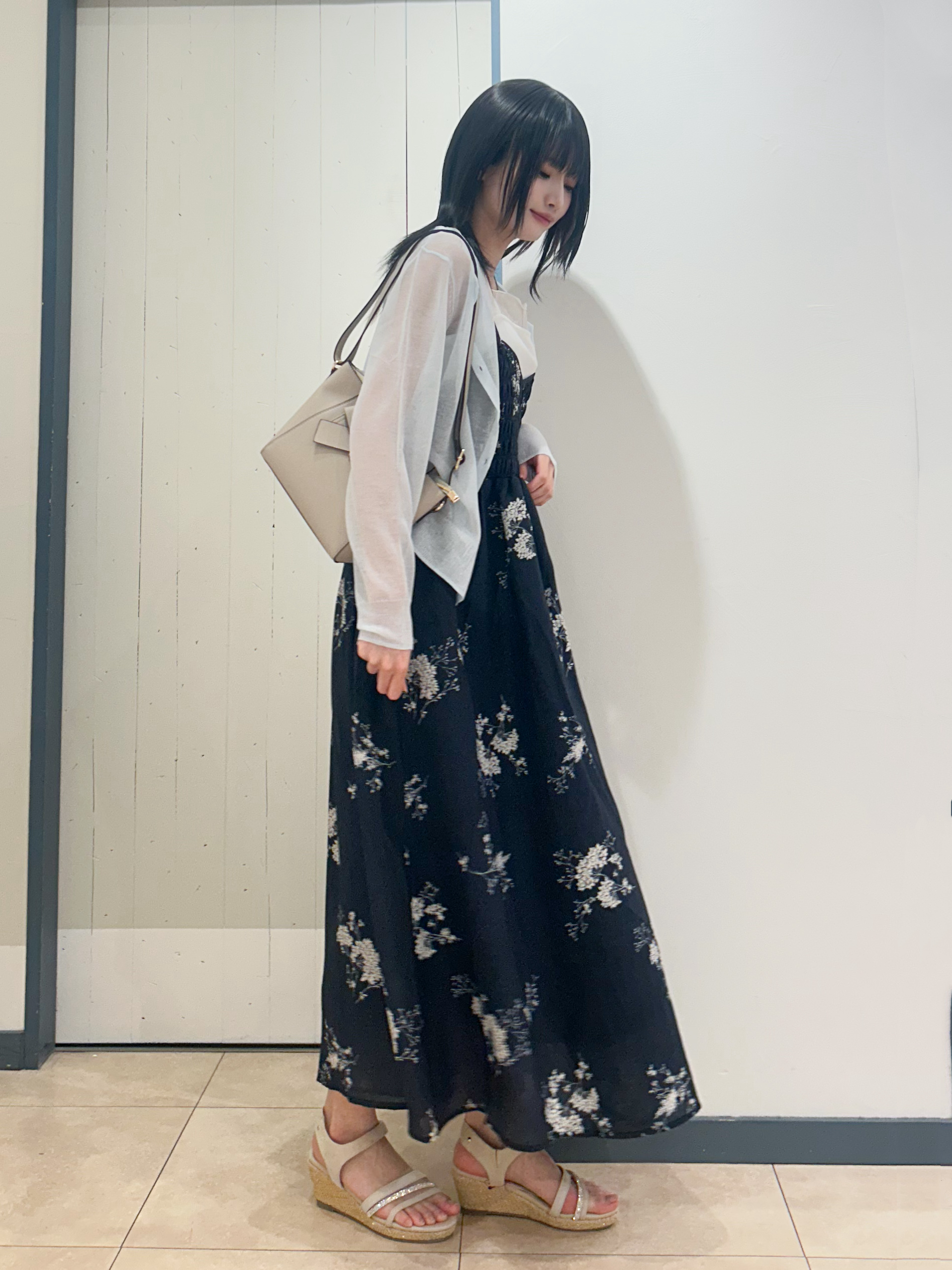 yukinoさんの「grove｜高評価！【洗える/名品】大人の透け感、シアーカーディガン」を使ったコーディネート