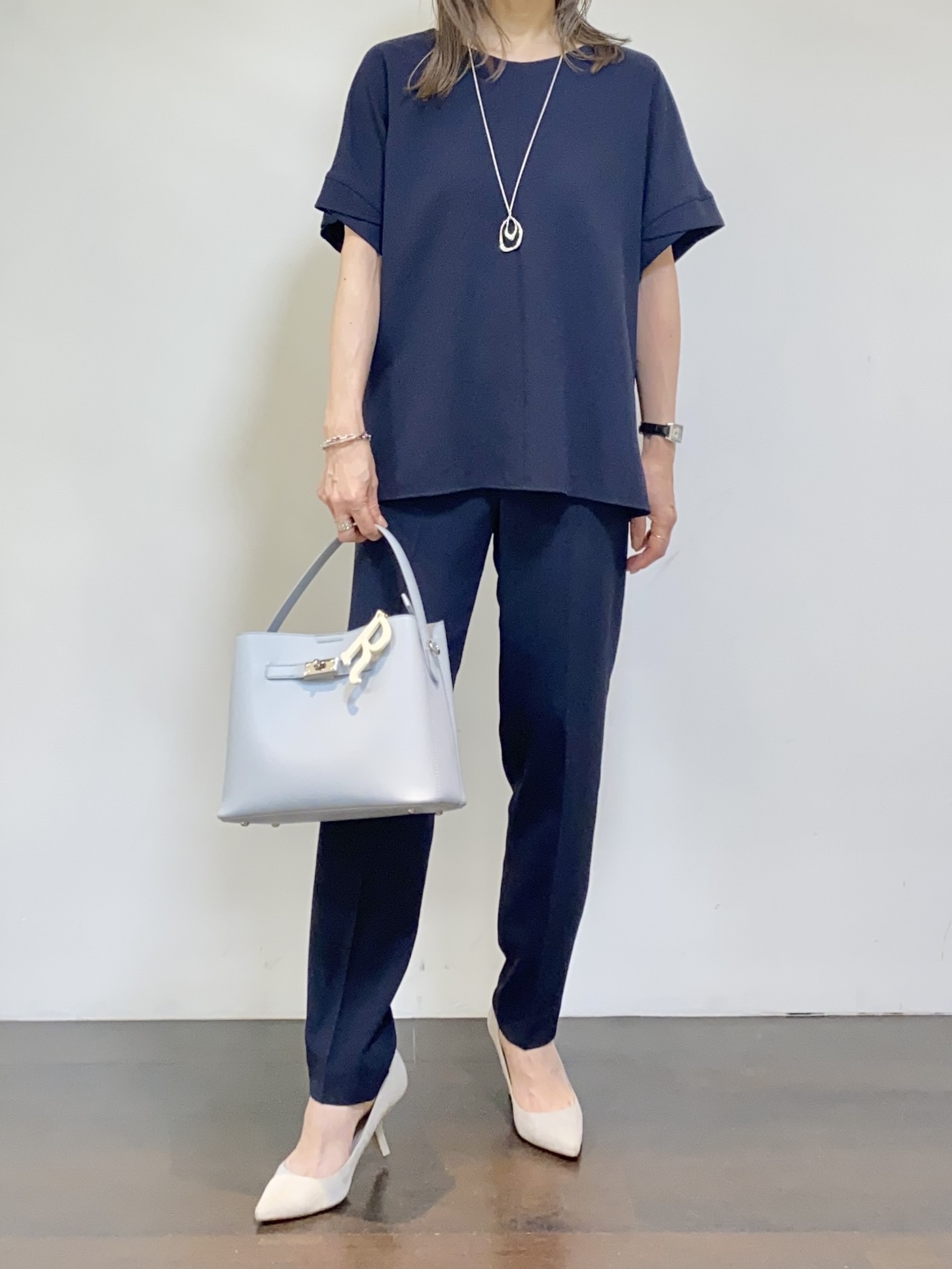 tomoさんの「UNTITLED｜【セットアップ可/UVカット/前後2WAY】リラクシーフレンチスリーブブラウス」を使ったコーディネート