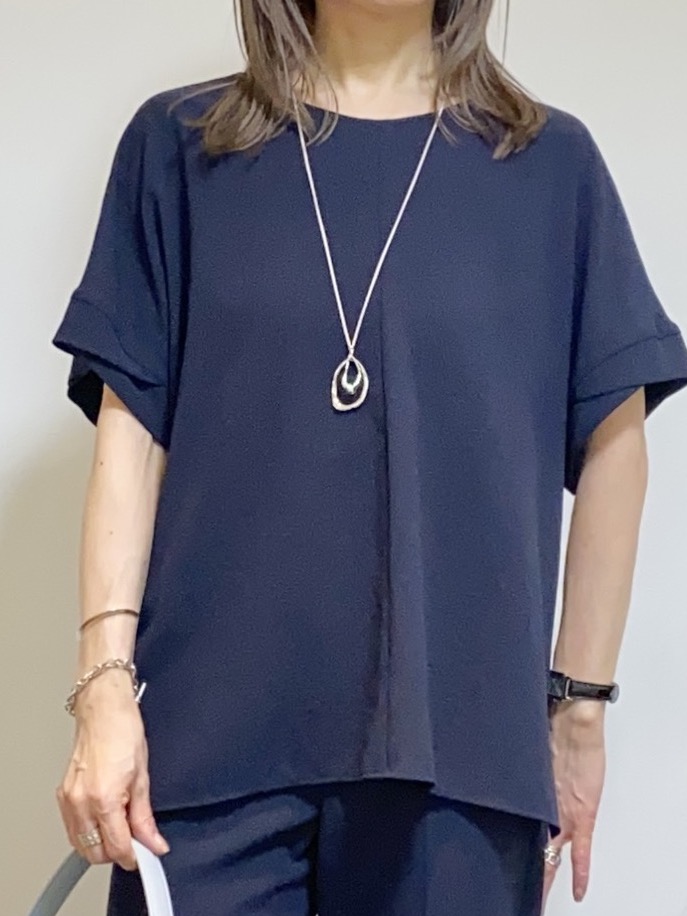 tomoさんの「UNTITLED｜【セットアップ可/UVカット/前後2WAY】リラクシーフレンチスリーブブラウス」を使ったコーディネート