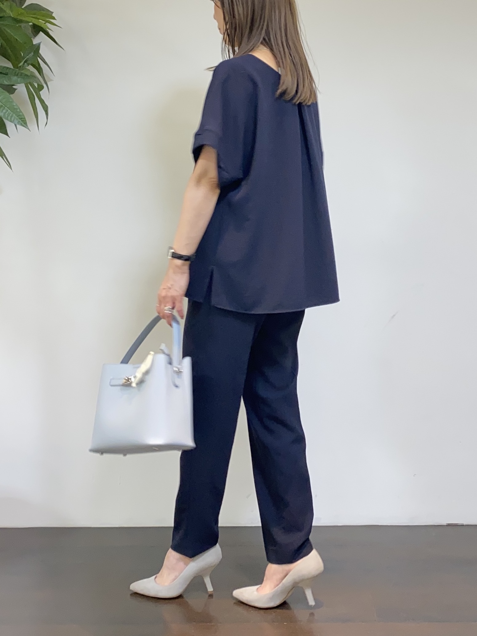 tomoさんの「UNTITLED｜【セットアップ可/UVカット/前後2WAY】リラクシーフレンチスリーブブラウス」を使ったコーディネート