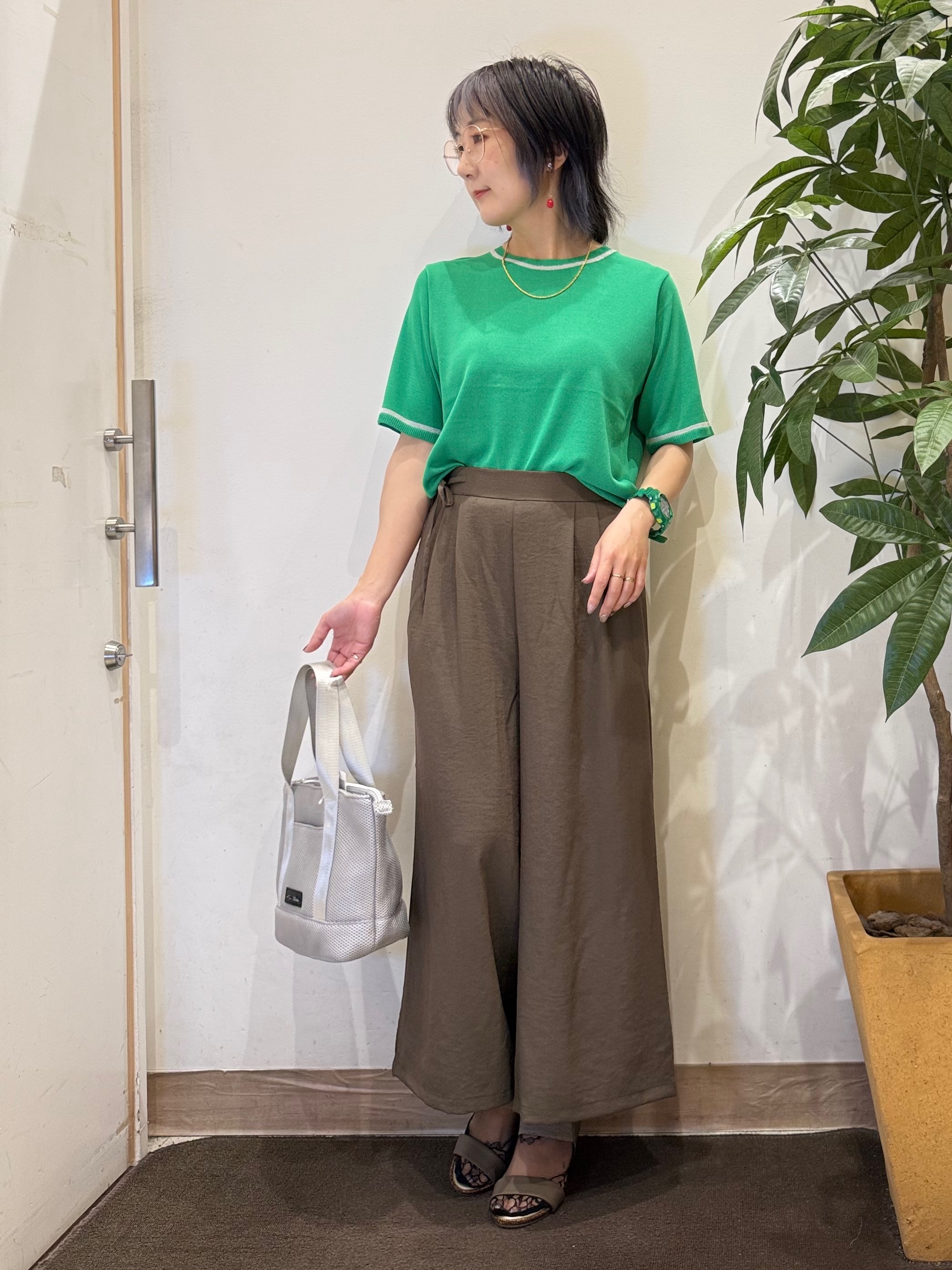 misakiさんの「SHOO･LA･RUE｜【洗濯機可/S-LL】キラッと華やか ラメライン五分袖ニット」を使ったコーディネート