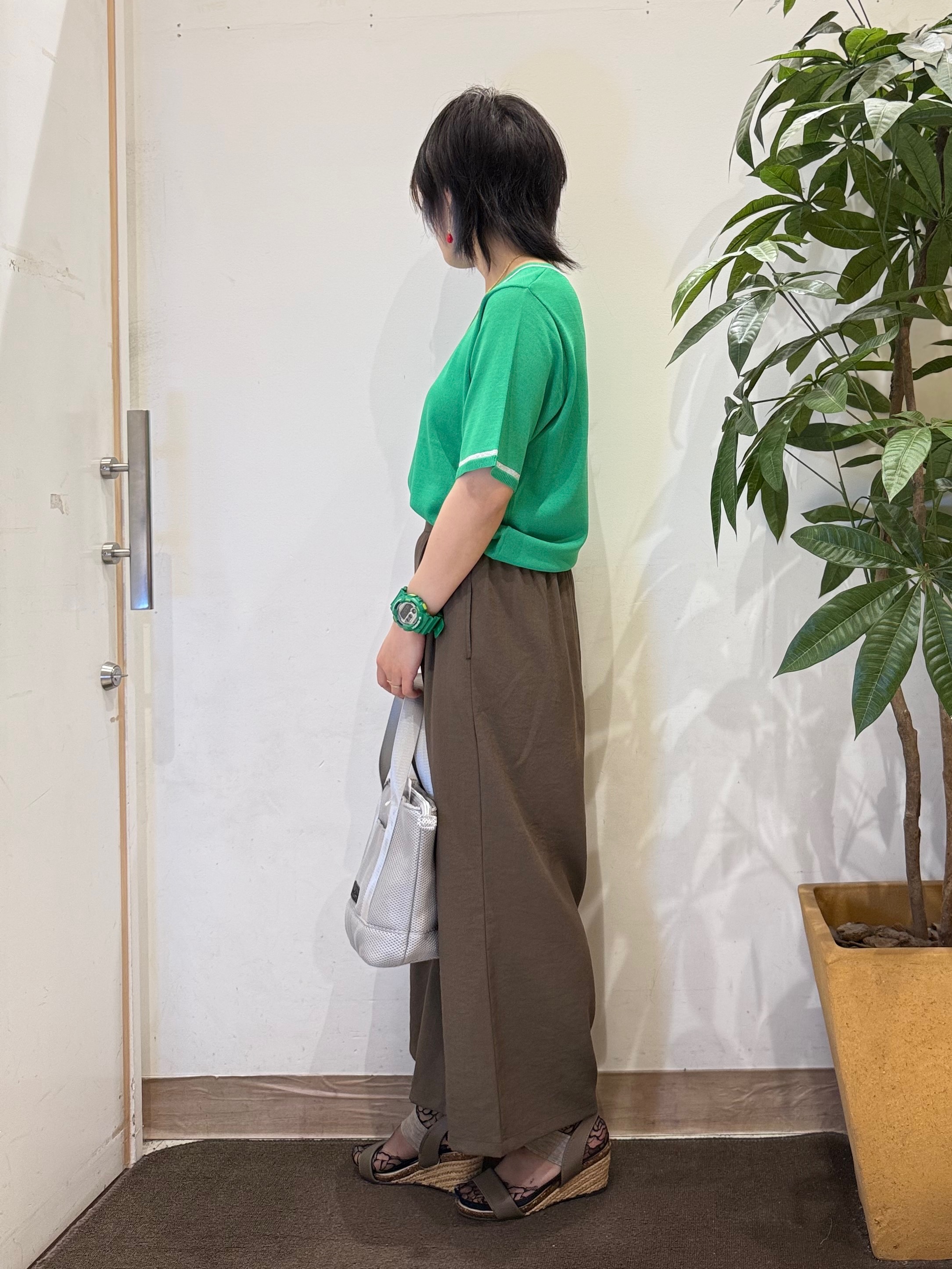 misakiさんの「SHOO･LA･RUE｜【洗濯機可/S-LL】キラッと華やか ラメライン五分袖ニット」を使ったコーディネート