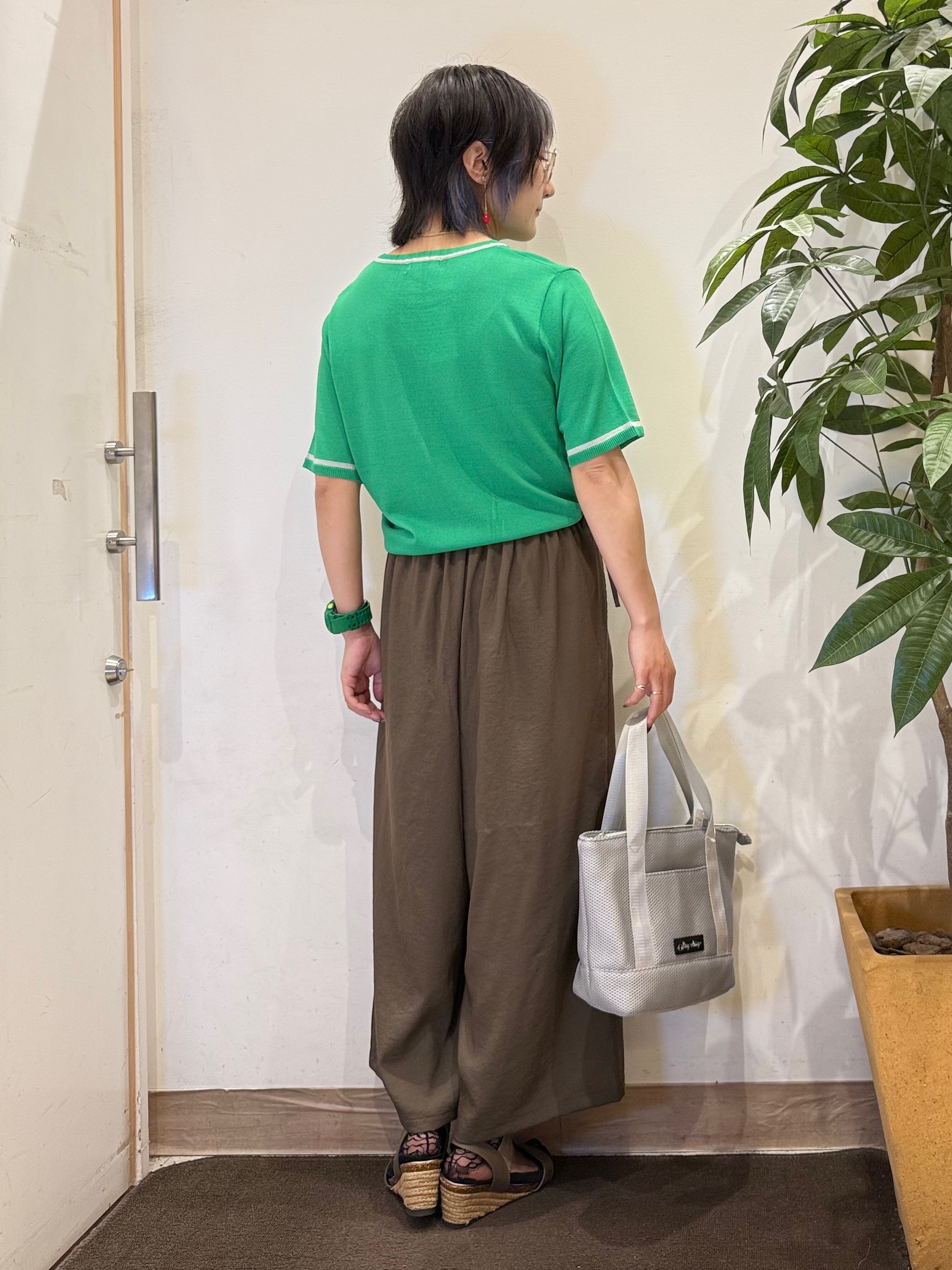 misakiさんの「SHOO･LA･RUE｜【洗濯機可/S-LL】キラッと華やか ラメライン五分袖ニット」を使ったコーディネート