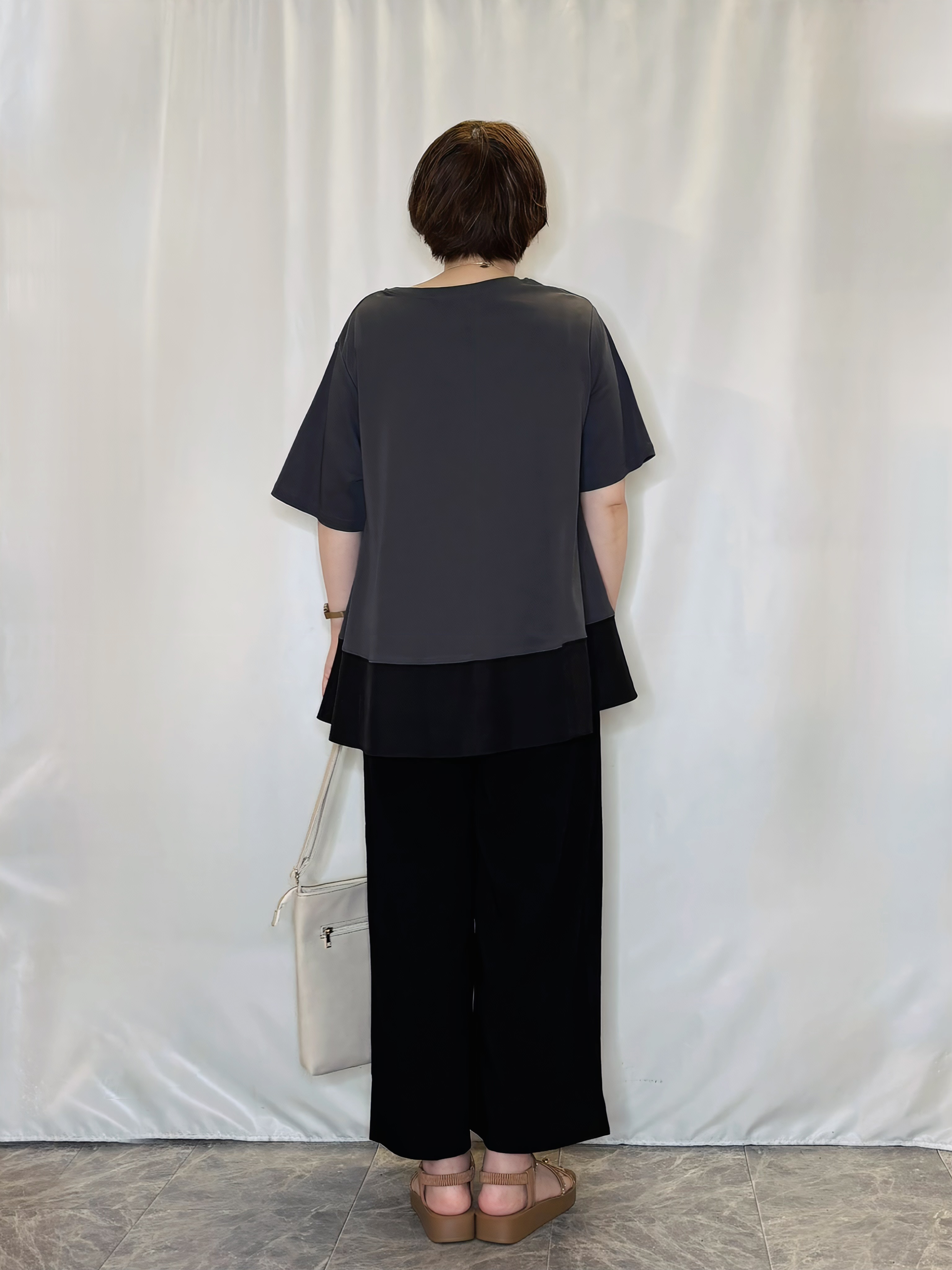 たみさんの「SHOO･LA･RUE｜【UV/抗菌防臭/洗濯機可】体型カバーも叶う 裾切り替えAライントップス」を使ったコーディネート