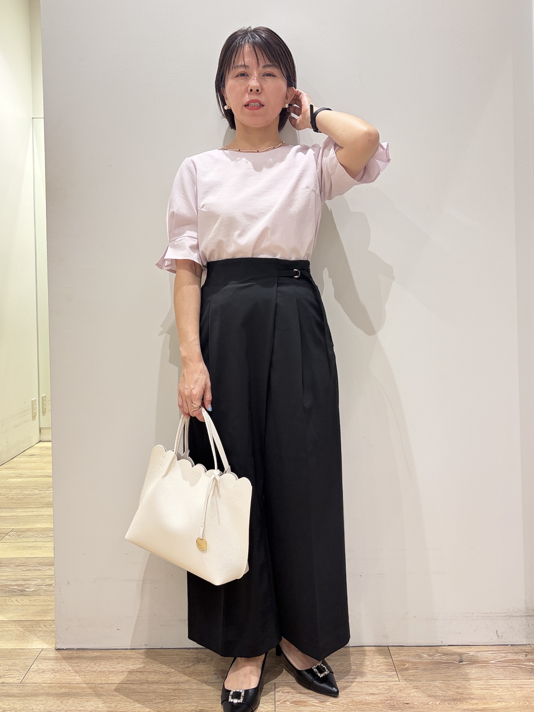 YUKOさんの「index｜【接触冷感／吸水速乾】タックパフスリーブブラウス《防シワ／洗濯機OK／XS～3L／8col》」を使ったコーディネート