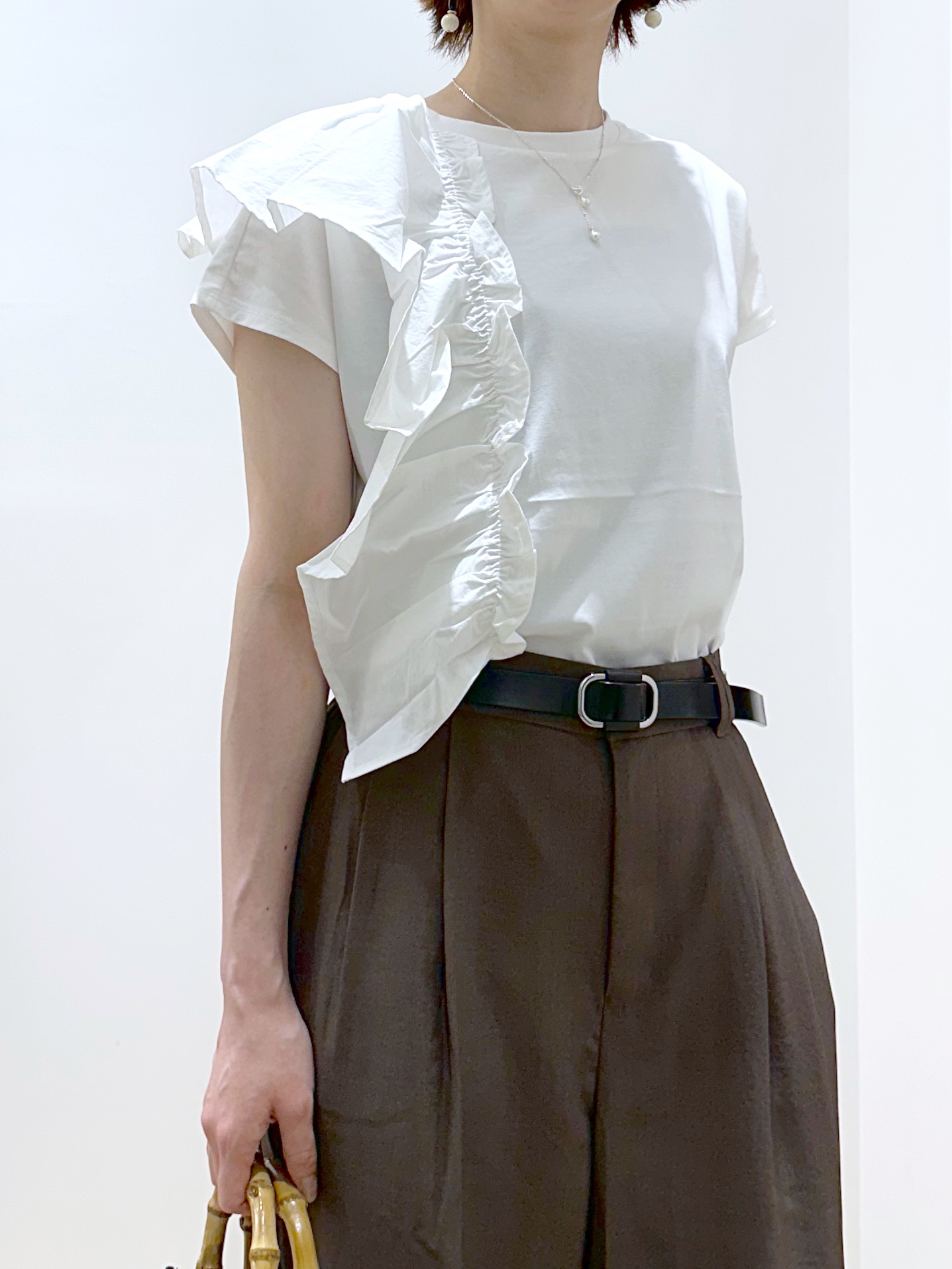 yurieさんの「OPAQUE.CLIP｜【UVケア／接触冷感】アシメフリルドッキングカットソー《洗濯機OK》」を使ったコーディネート