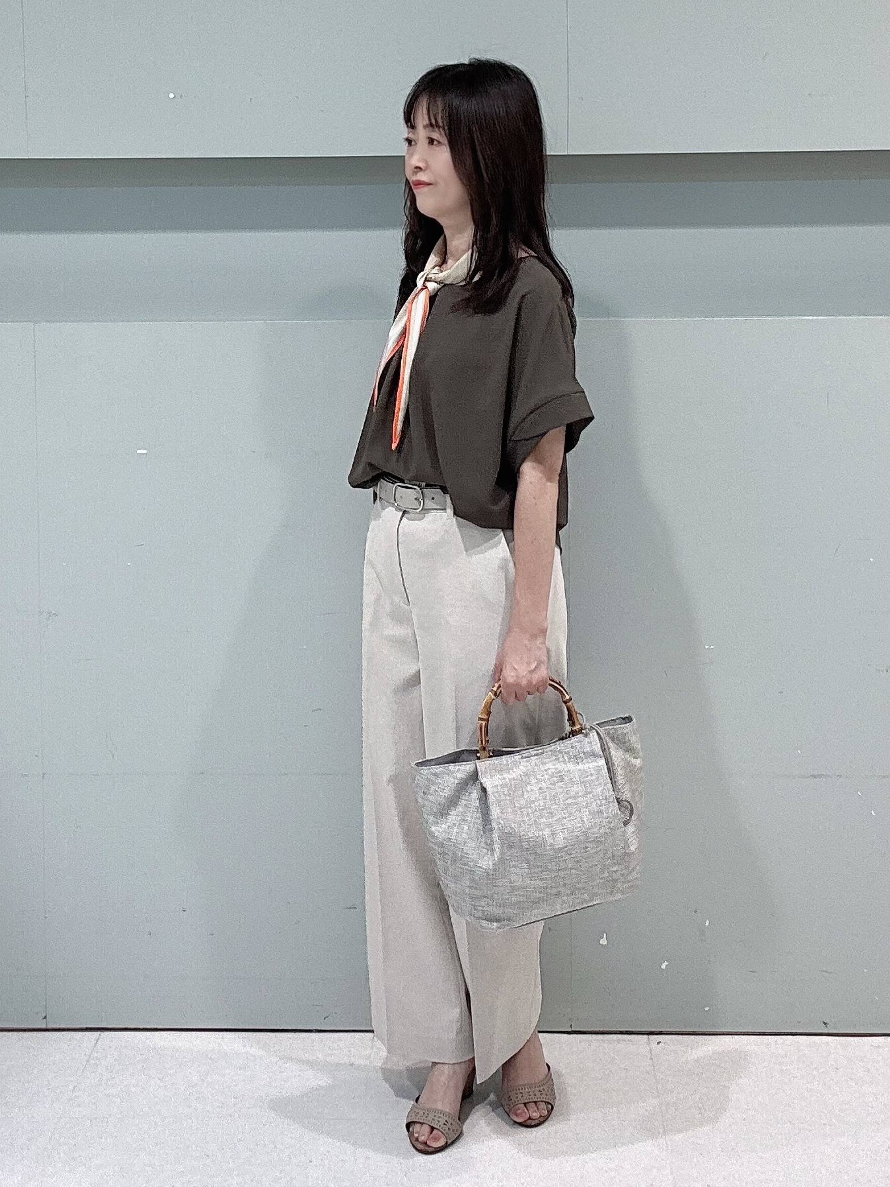 makiさんの「UNTITLED｜【セットアップ可/UVカット/前後2WAY】リラクシーフレンチスリーブブラウス」を使ったコーディネート