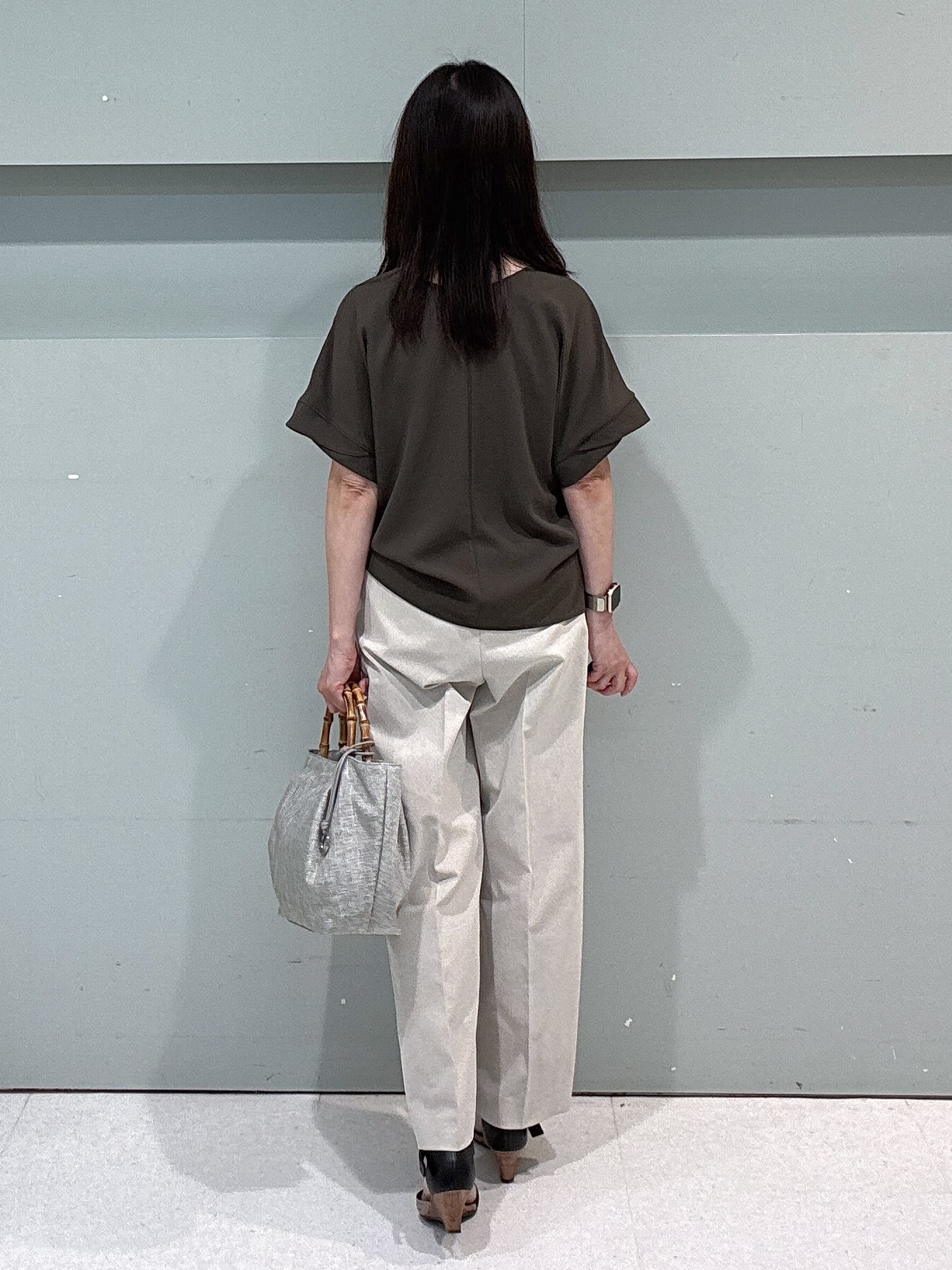 makiさんの「UNTITLED｜【セットアップ可/UVカット/前後2WAY】リラクシーフレンチスリーブブラウス」を使ったコーディネート