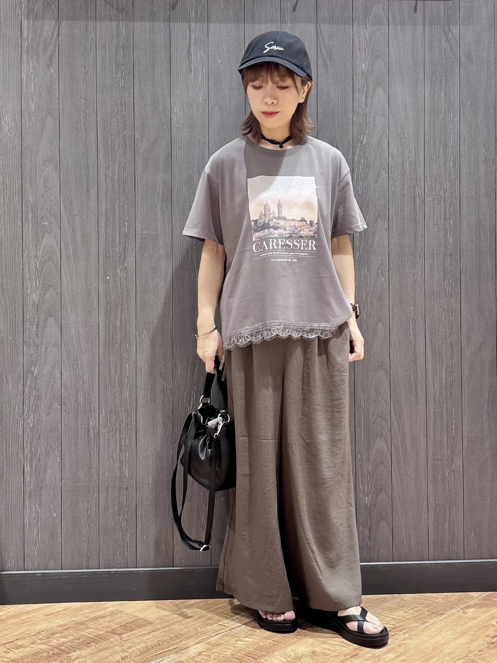 meiさんの「SHOO･LA･RUE｜【UV/S-LL/洗濯機可】真夏に着たい裾レースが女性らしさをプラスする プリントアソートTシャツ」を使ったコーディネート