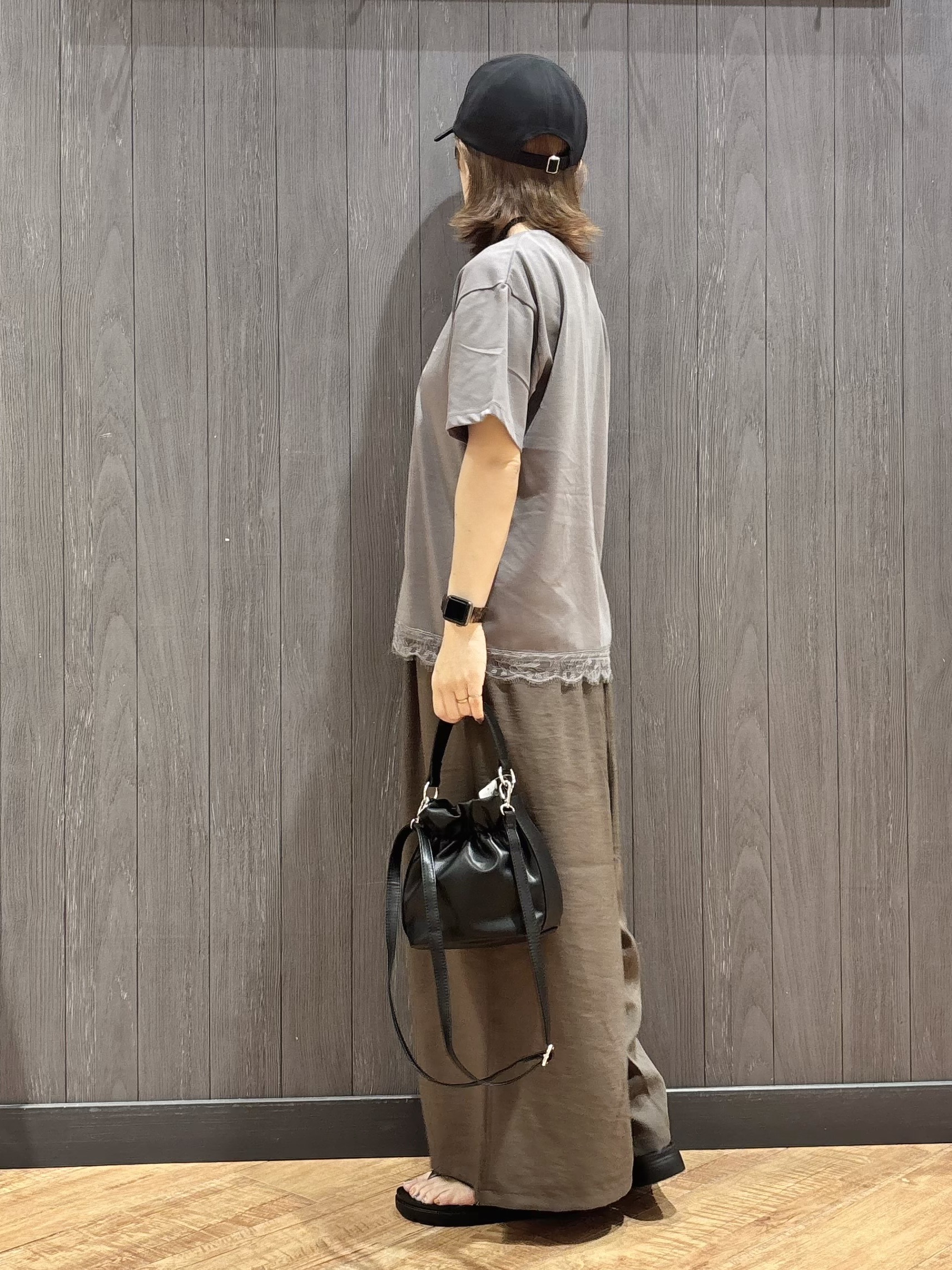 meiさんの「SHOO･LA･RUE｜【UV/S-LL/洗濯機可】真夏に着たい裾レースが女性らしさをプラスする プリントアソートTシャツ」を使ったコーディネート