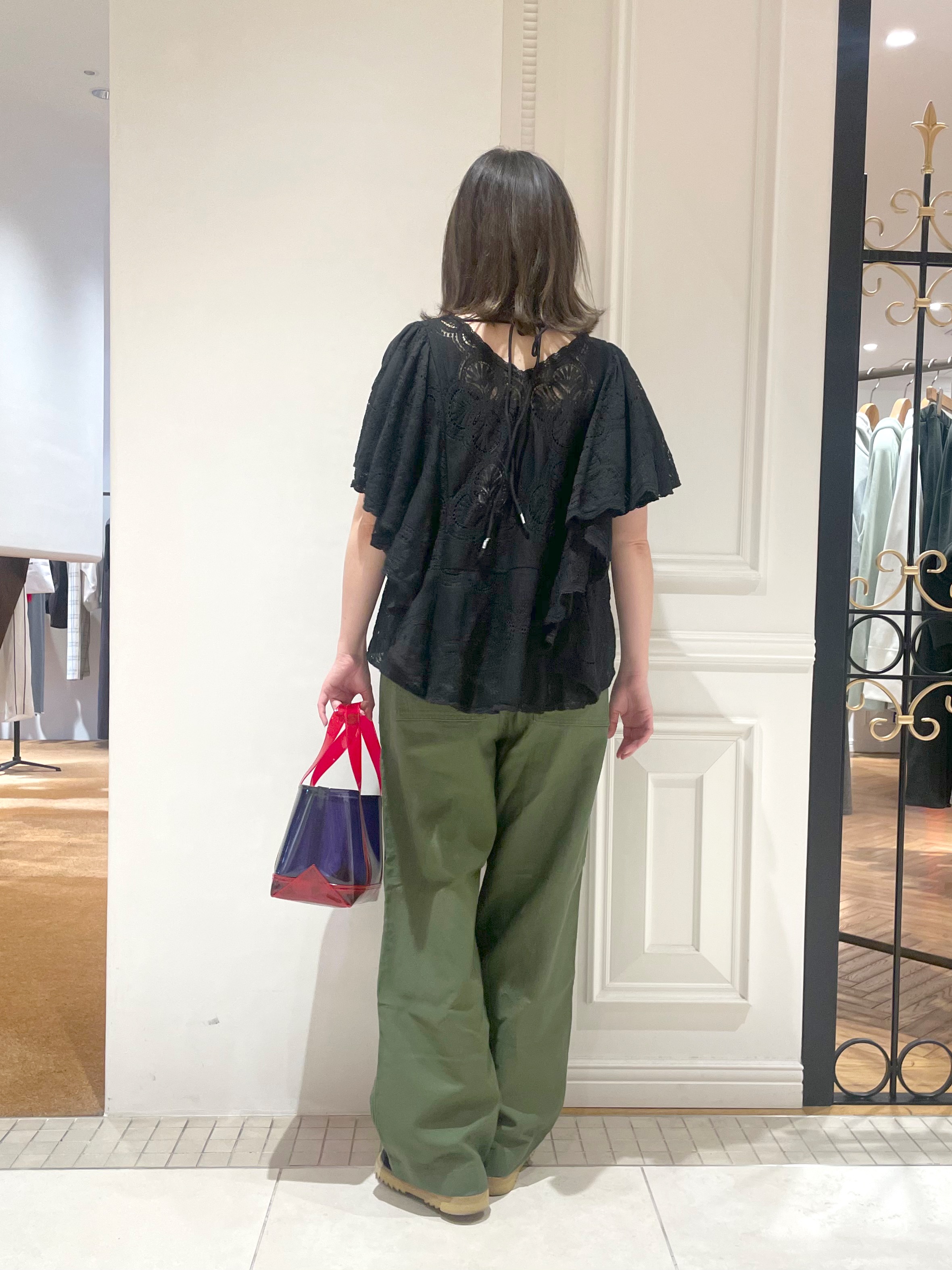 makiさんの「DRESSTERIOR｜ラッセルレース ブラウス」を使ったコーディネート