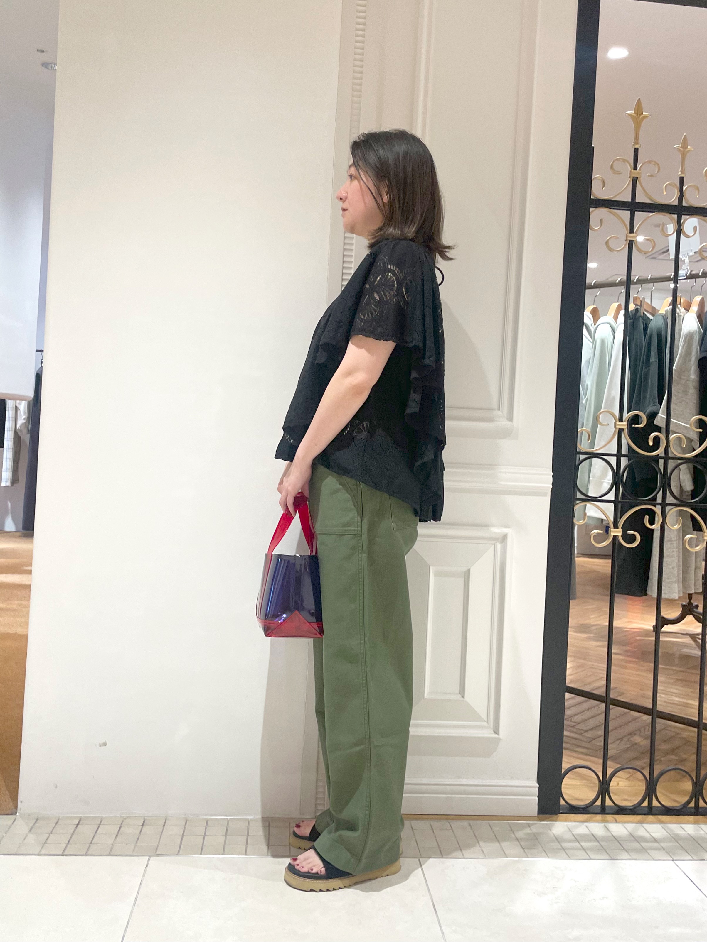 makiさんの「DRESSTERIOR｜ラッセルレース ブラウス」を使ったコーディネート