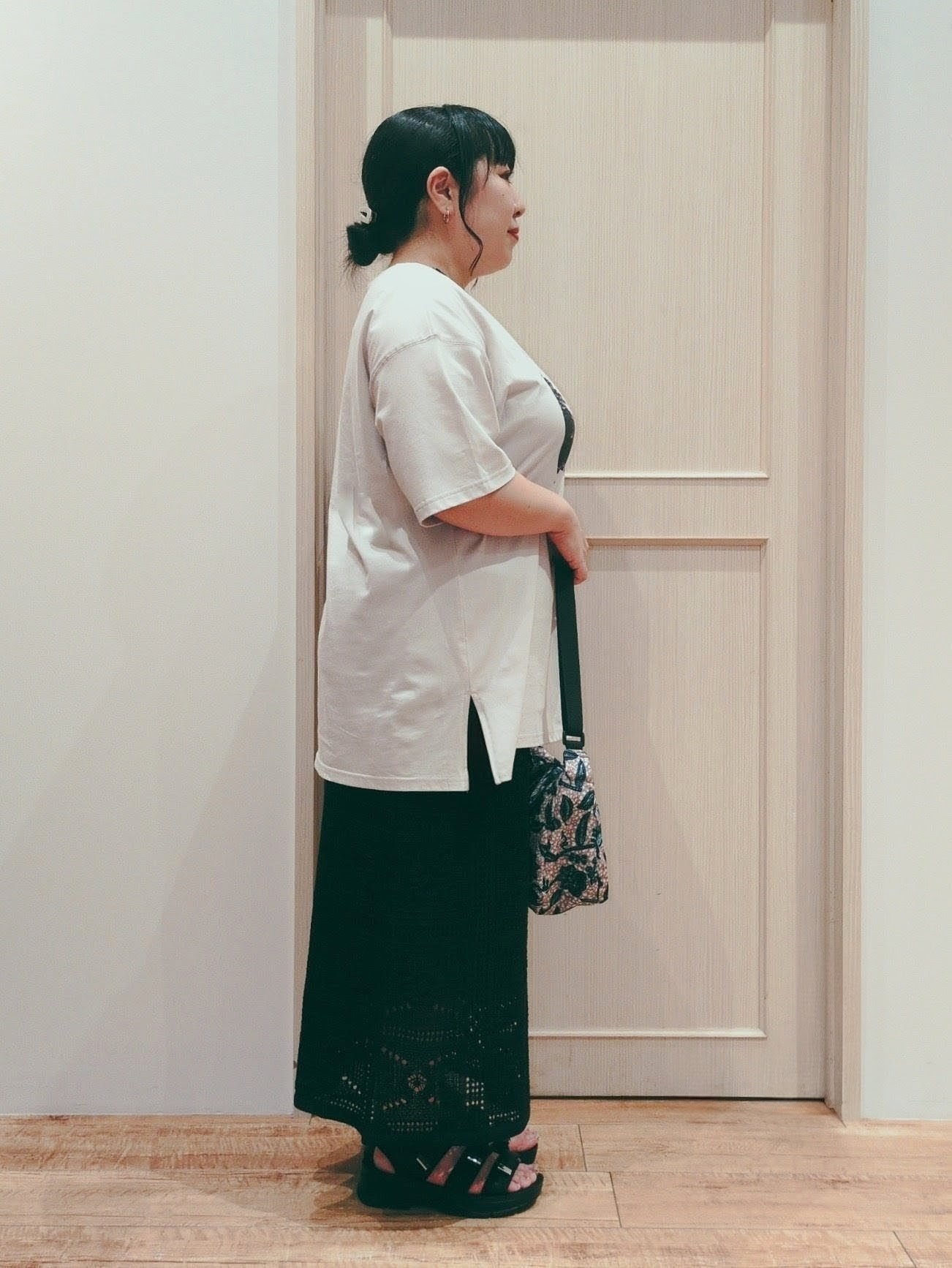 haseさんの「SHOO･LA･RUE｜【体型カバー】ゆるっとBIGアソートTシャツ」を使ったコーディネート