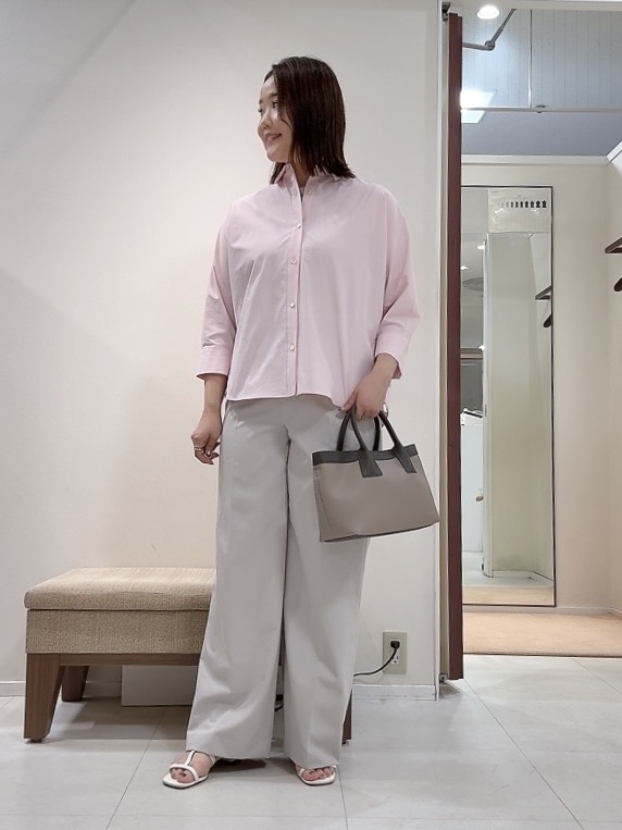 YUIさんの「UNTITLED｜【接触冷感/吸水速乾/UVカット】ドルマンスリーブシャツ」を使ったコーディネート