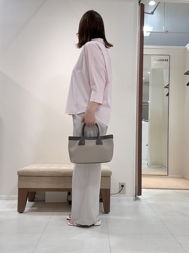 YUIさんの「UNTITLED｜【接触冷感/吸水速乾/UVカット】ドルマンスリーブシャツ」を使ったコーディネート