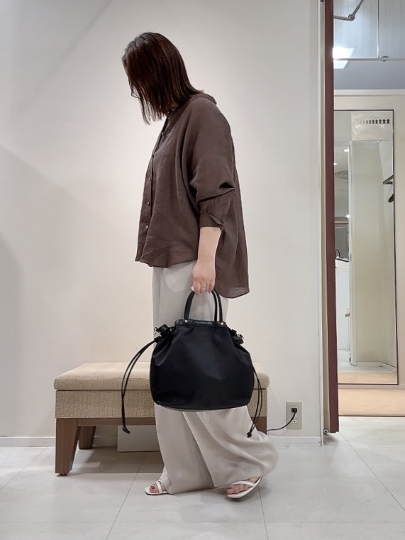 YUIさんの「UNTITLED｜【麻100】リネンドルマンシャツ」を使ったコーディネート