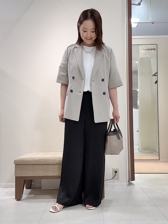 YUIさんの「UNTITLED｜【シワになりにくい/セットアップ可/接触冷感】ハーフスリーブジャケット」を使ったコーディネート