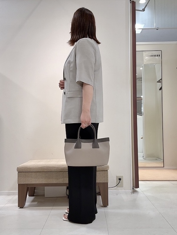 YUIさんの「UNTITLED｜【シワになりにくい/セットアップ可/接触冷感】ハーフスリーブジャケット」を使ったコーディネート
