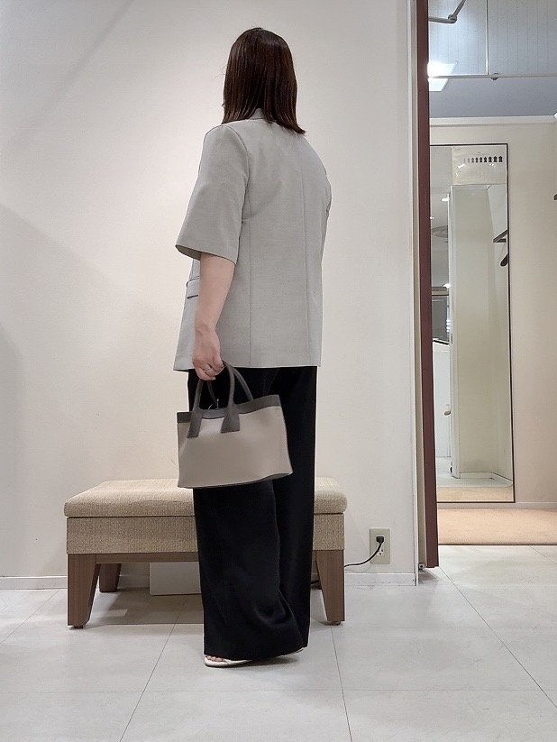 YUIさんの「UNTITLED｜【シワになりにくい/セットアップ可/接触冷感】ハーフスリーブジャケット」を使ったコーディネート
