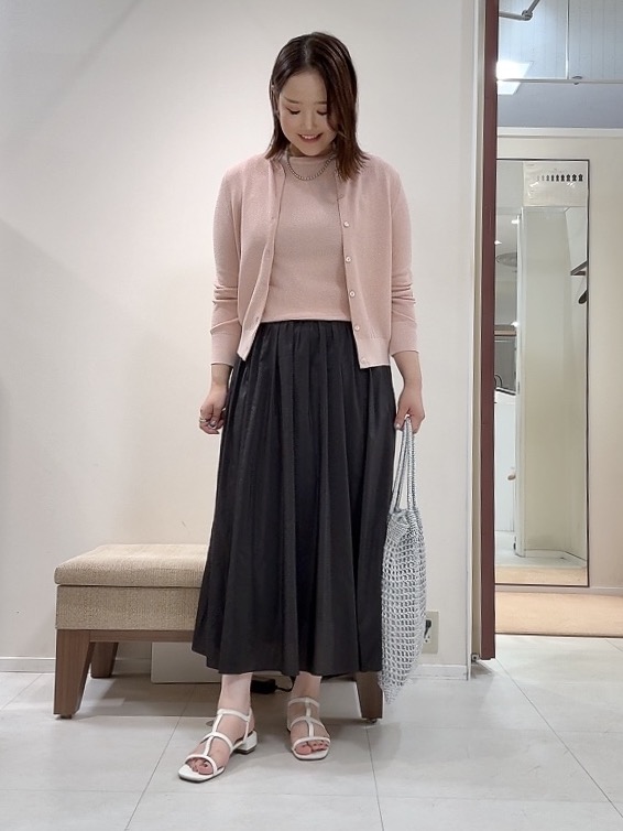 YUIさんの「UNTITLED｜◆【アンサンブル可】ラメ混クルーネックカーディガン」を使ったコーディネート