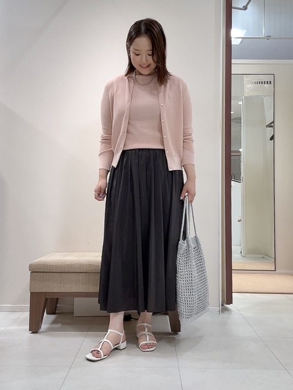 YUIさんの「UNTITLED｜◆【アンサンブル可】ラメ混クルーネックカーディガン」を使ったコーディネート