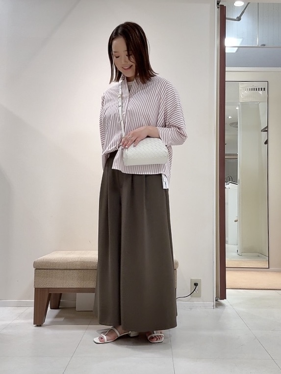 YUIさんの「UNTITLED｜【接触冷感/吸水速乾/UVカット】ドルマンスリーブシャツ」を使ったコーディネート