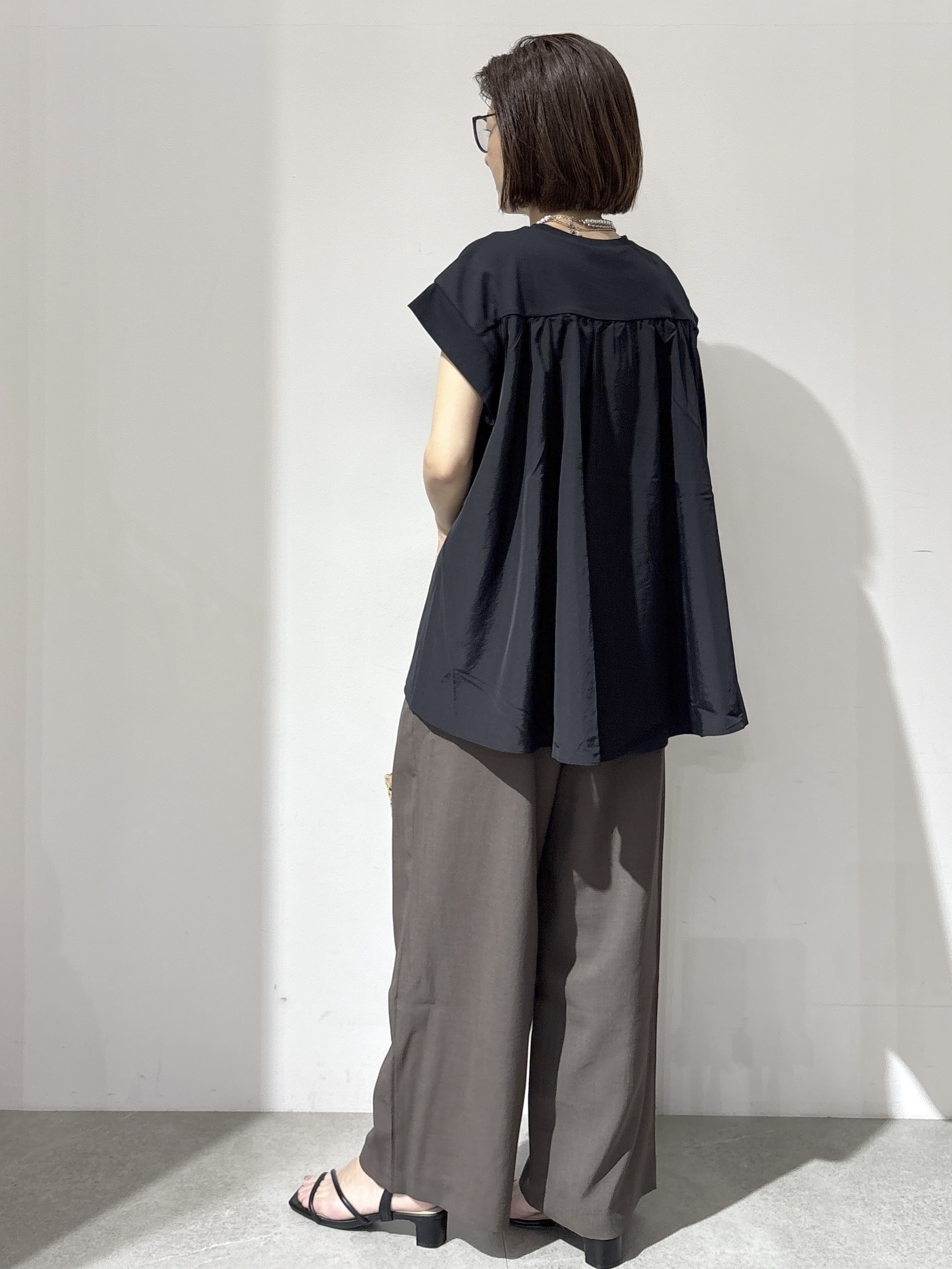 NAKAさんの「OPAQUE.CLIP｜【接触冷感】バックフレアドッキングカットソー《洗濯機OK》」を使ったコーディネート